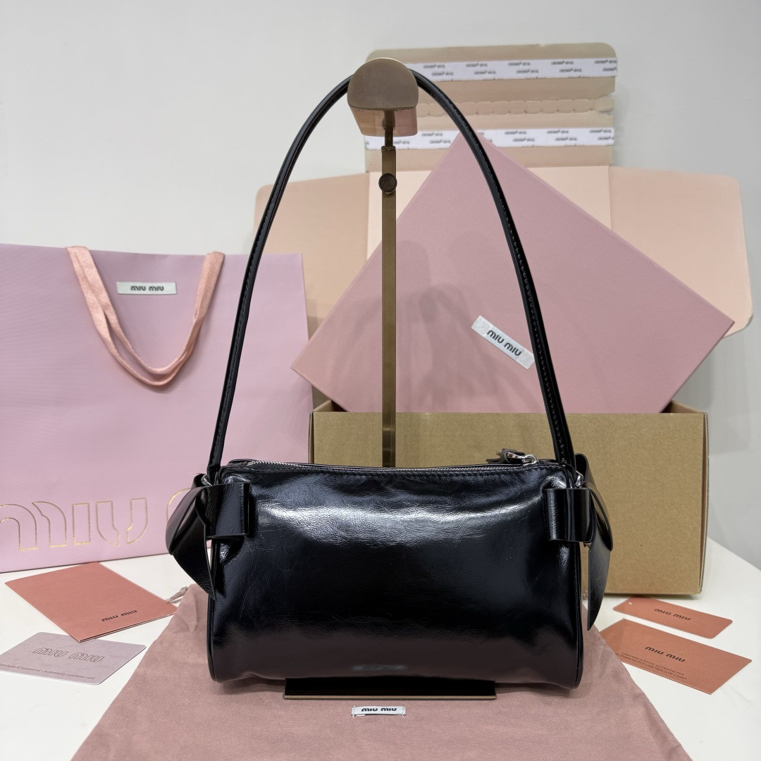 M1v M1v shiny leather pouch 12.5x21x9.5cm