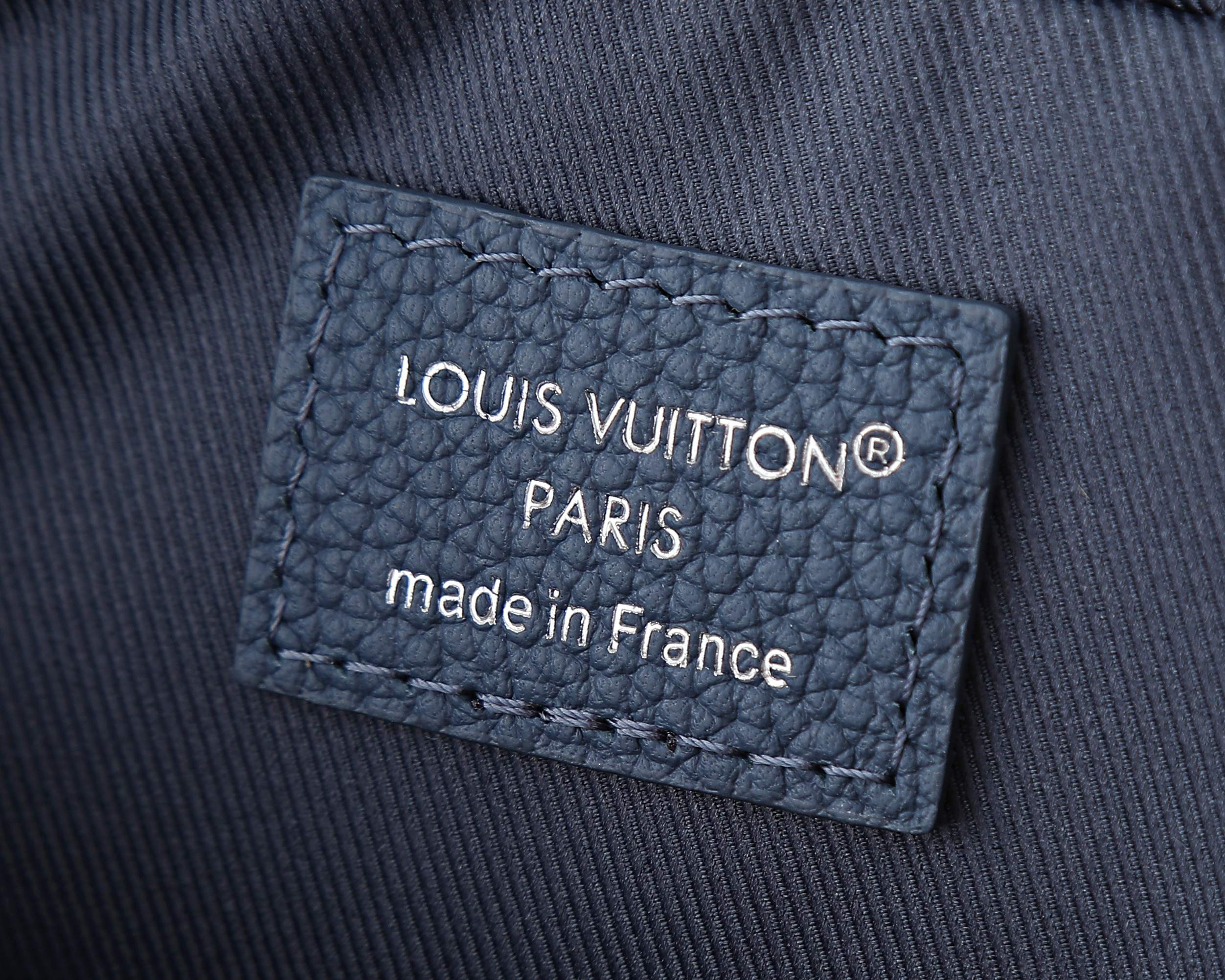 LV TRIO Messenger Bag M28601 25x18.5x7cm