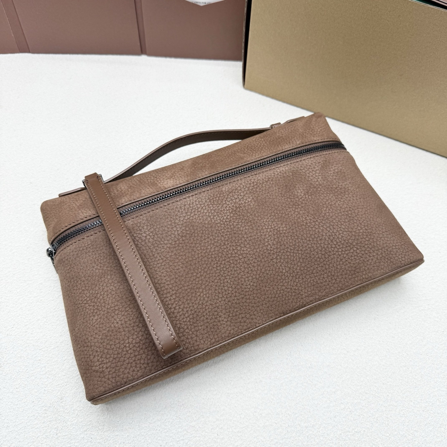 L**o p*ana extra pouch l29 29x18x5cm