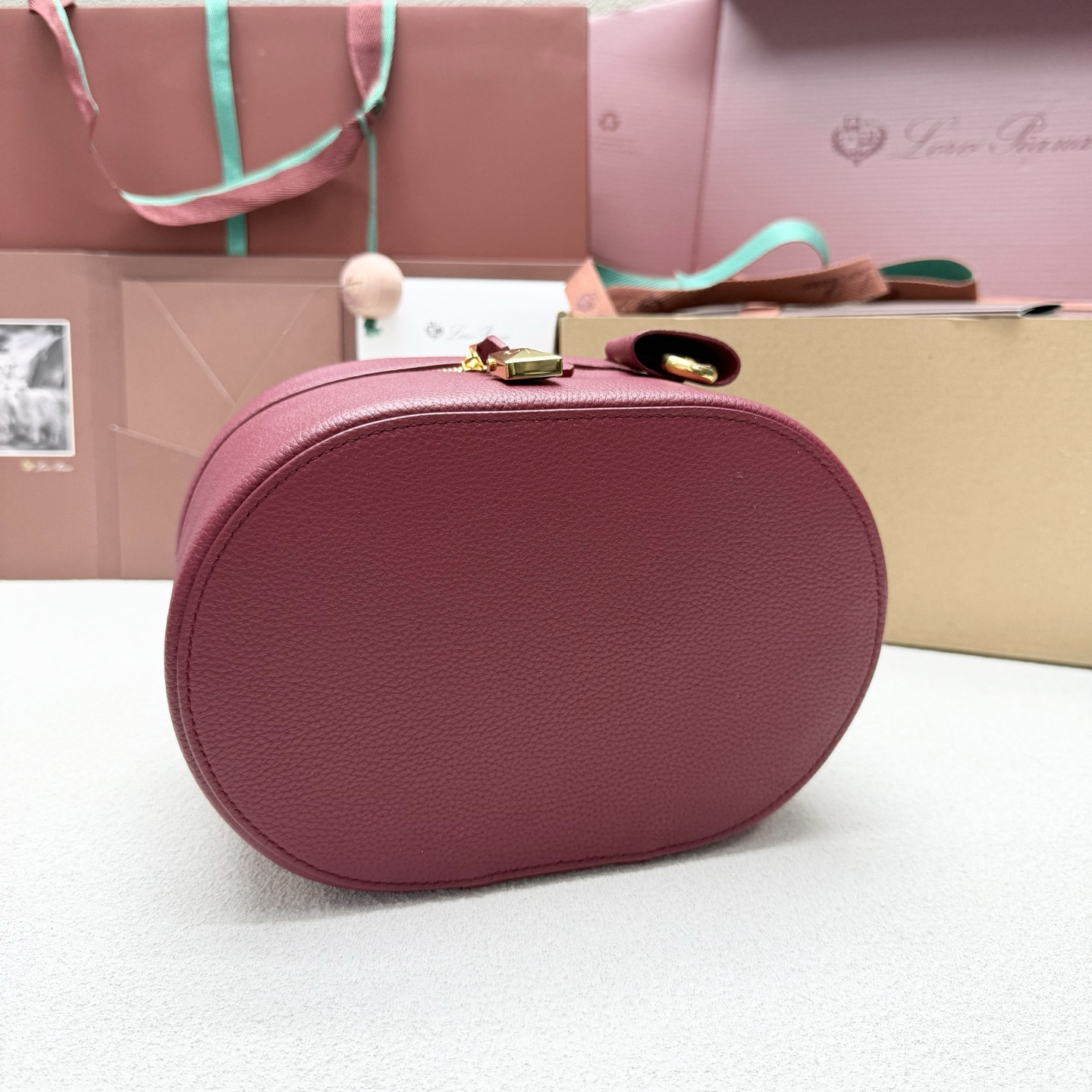 L**o p*ana extra vanity case 21x15x12cm