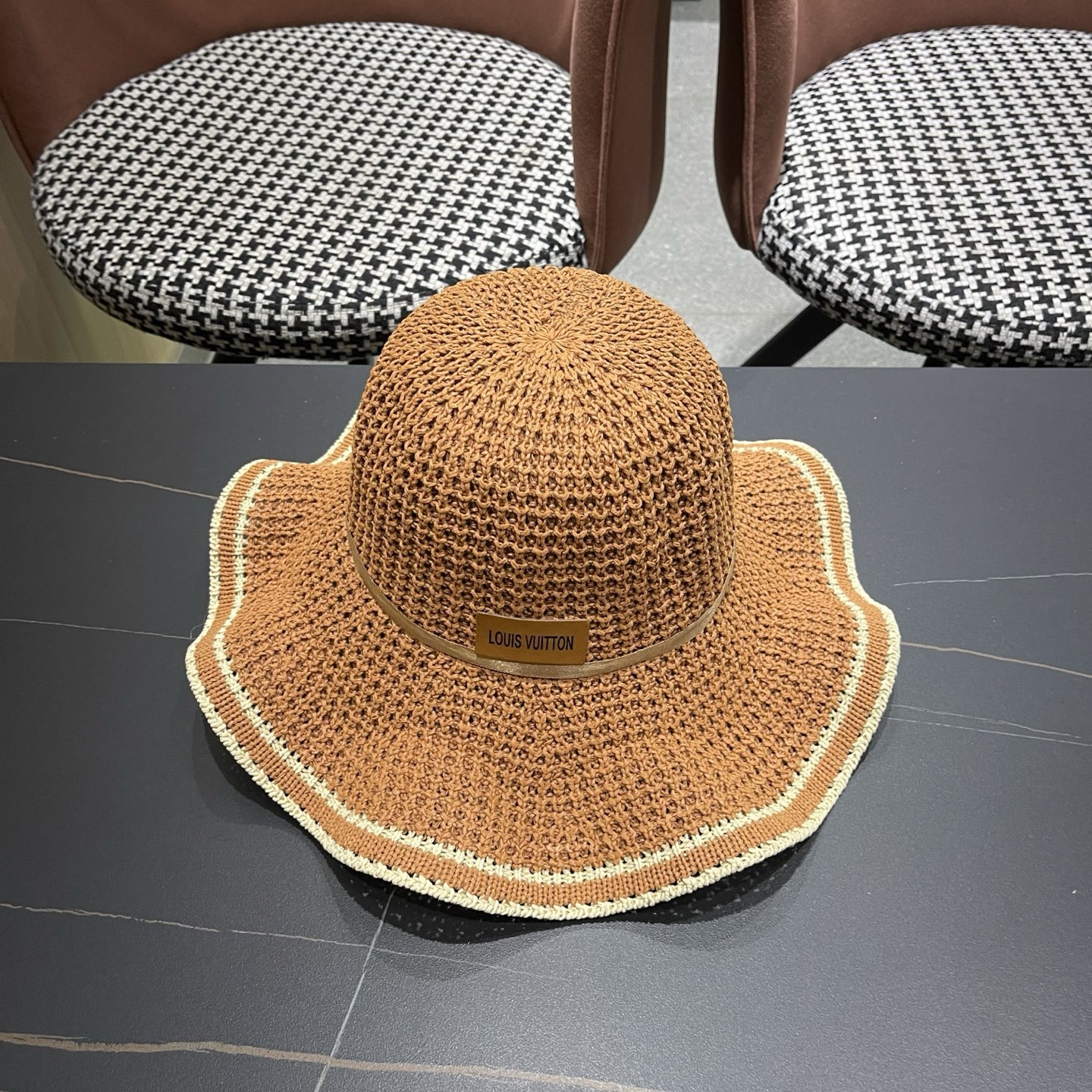 l0*is V*t0n straw hat