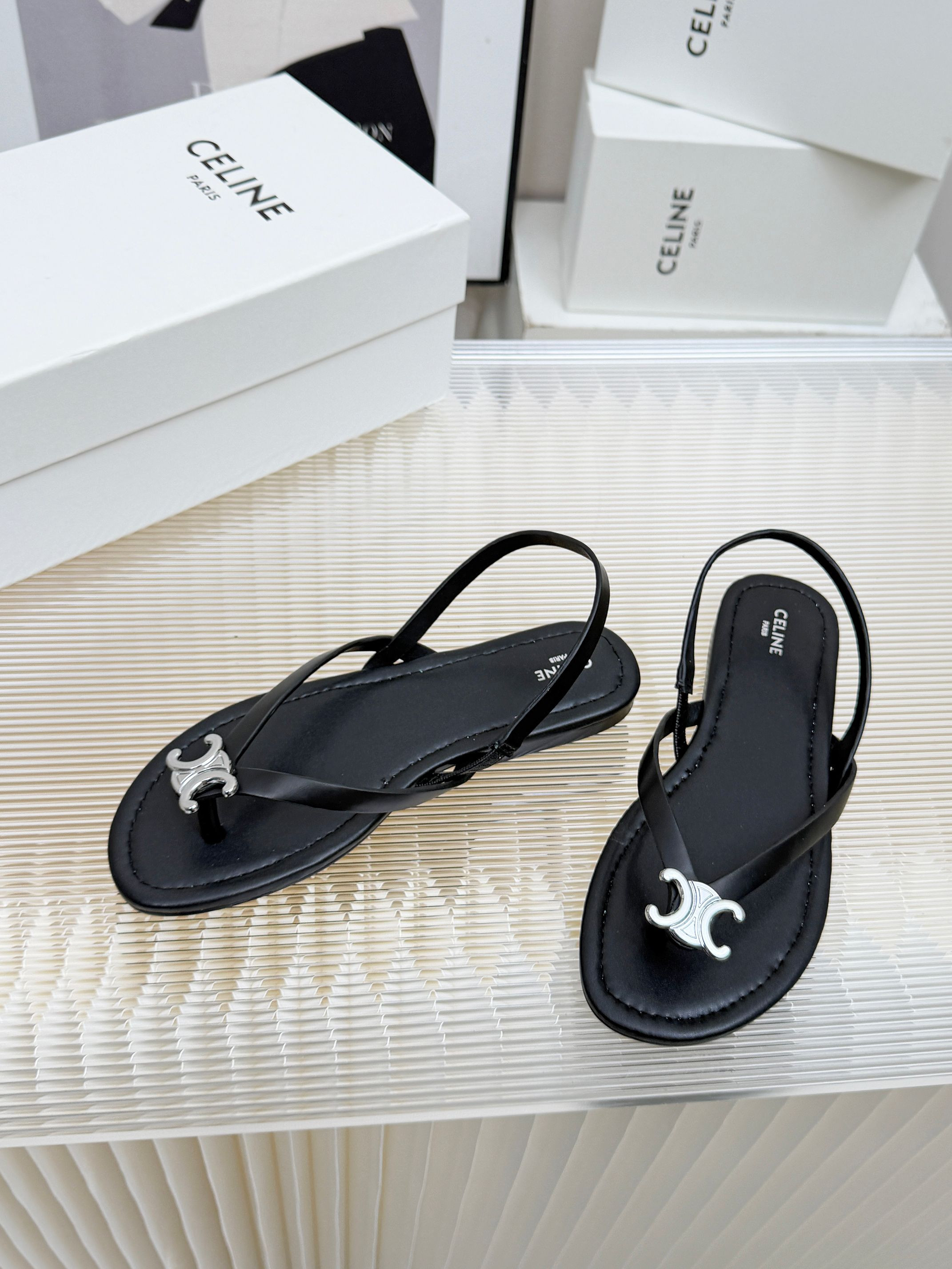 ua Ce**e biki sandal