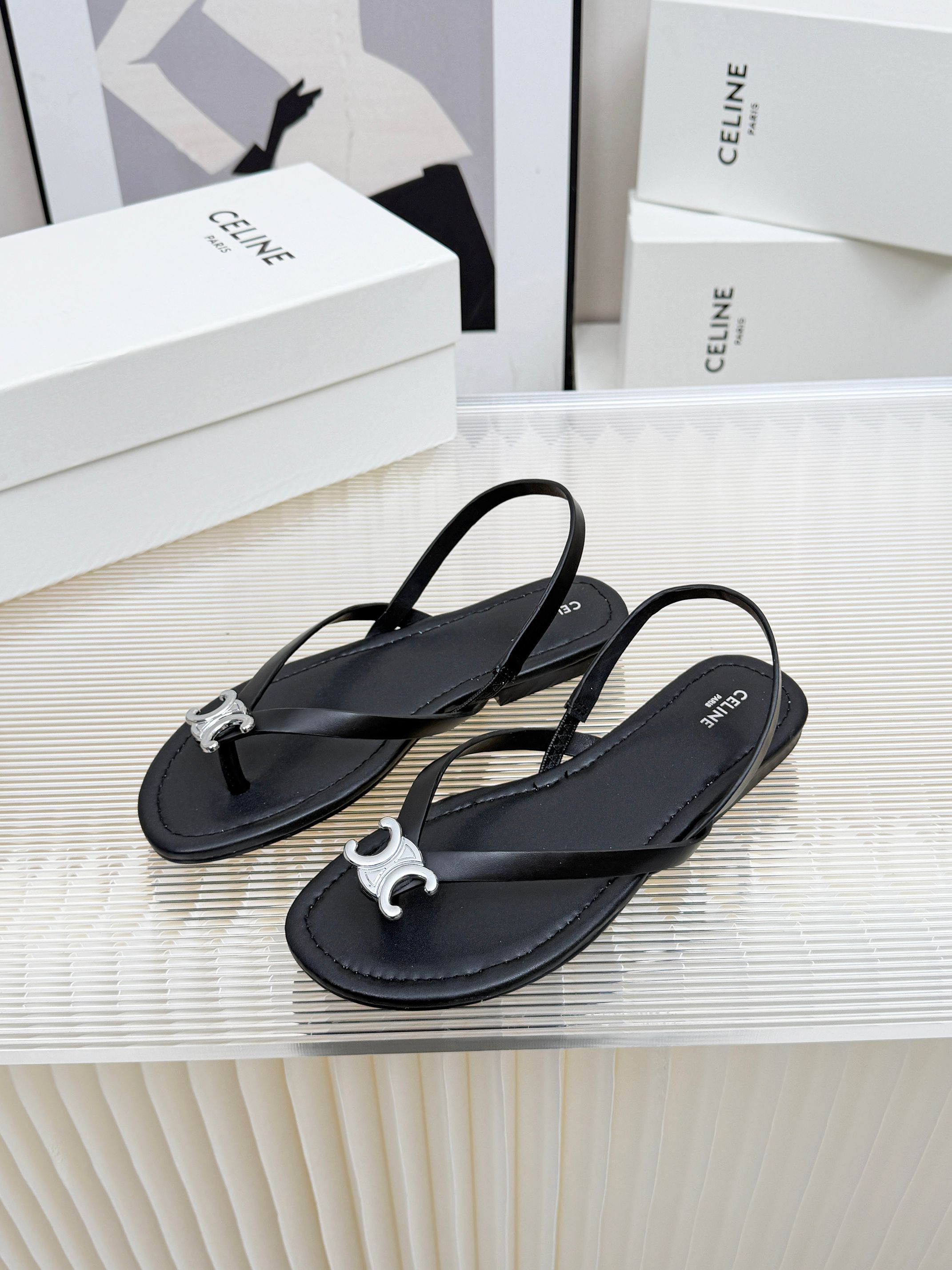 ua Ce**e biki sandal