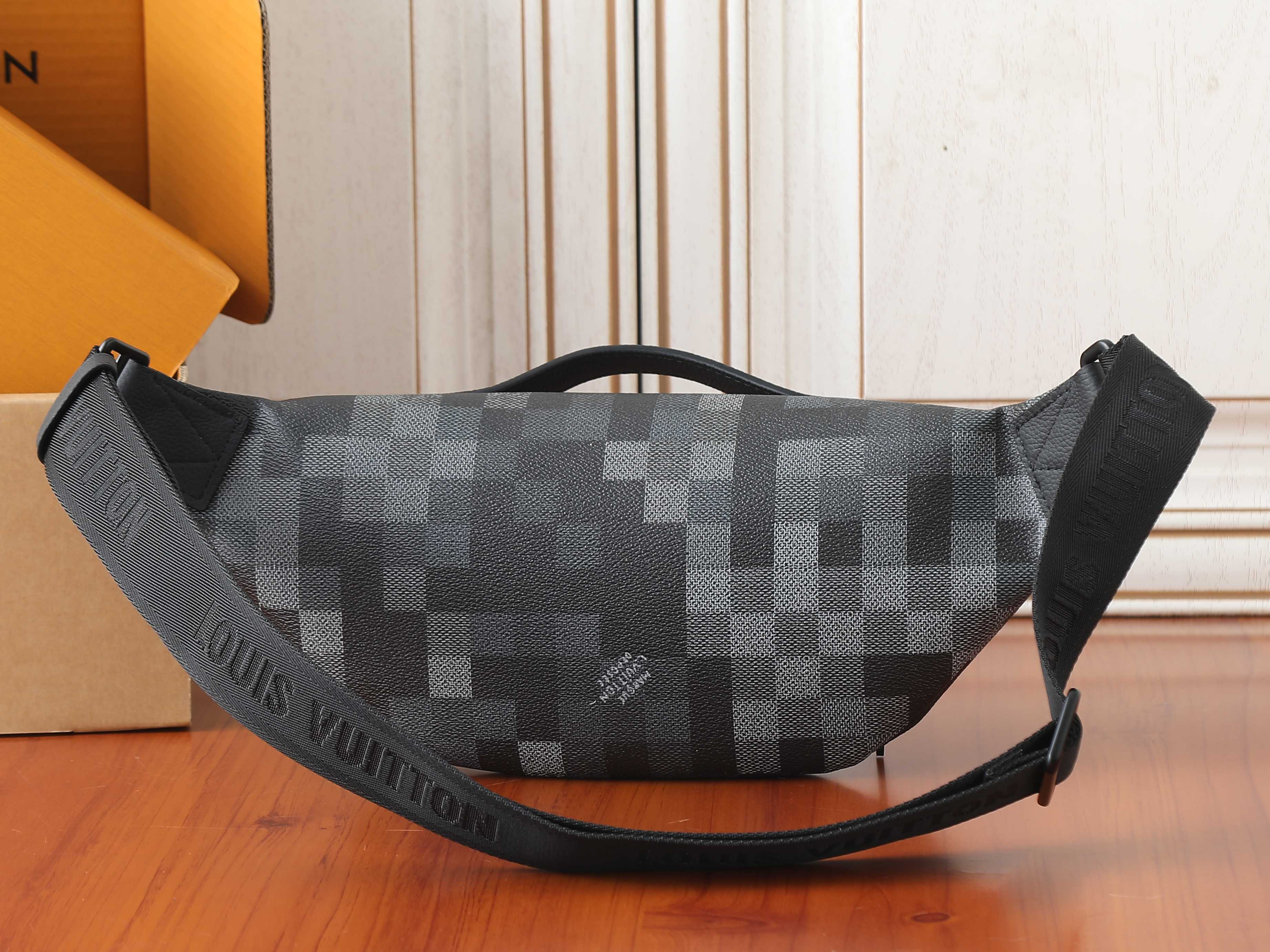 LV Rush Bumbag M14920 30x15x8cm
