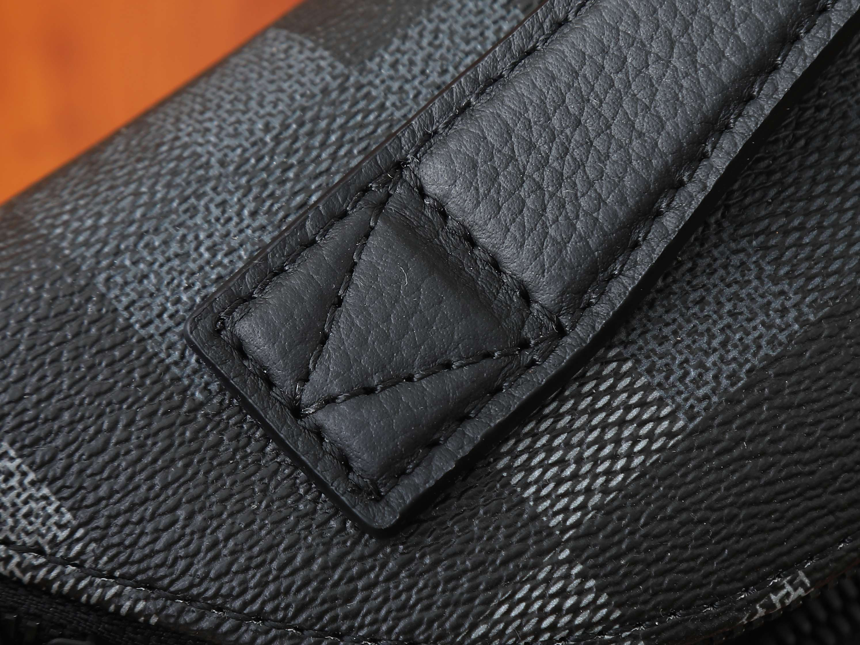 LV Rush Bumbag M14920 30x15x8cm