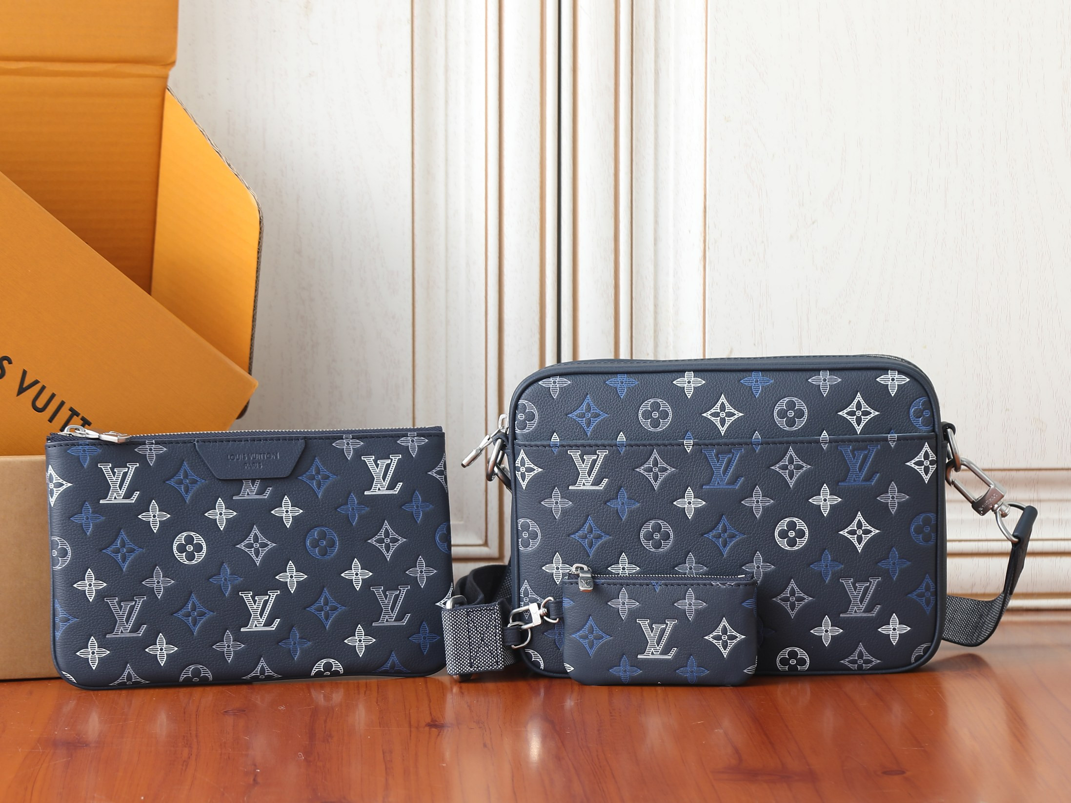 LV Trio Messenger Bag M28618 25x18.5x7cm