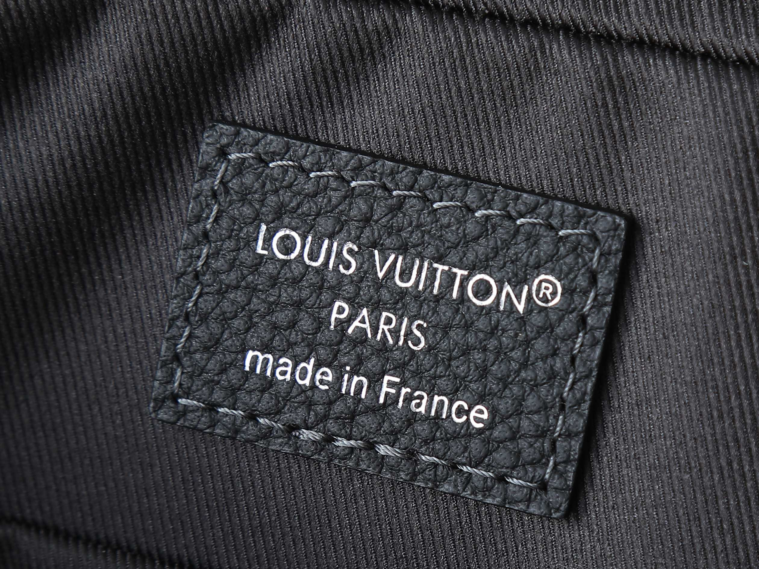 LV Trio Messenger Bag M28602 25x18.5x7cm
