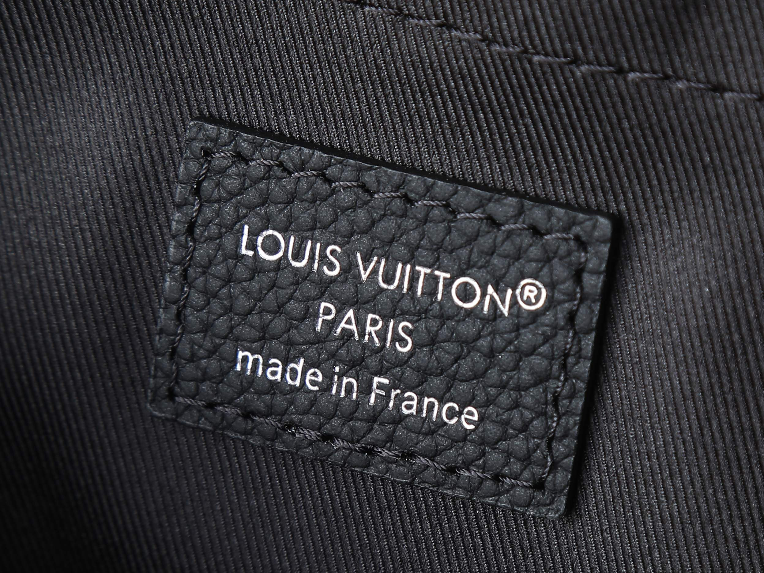 LV Nile Messenger M14988 25x17.5x11cm