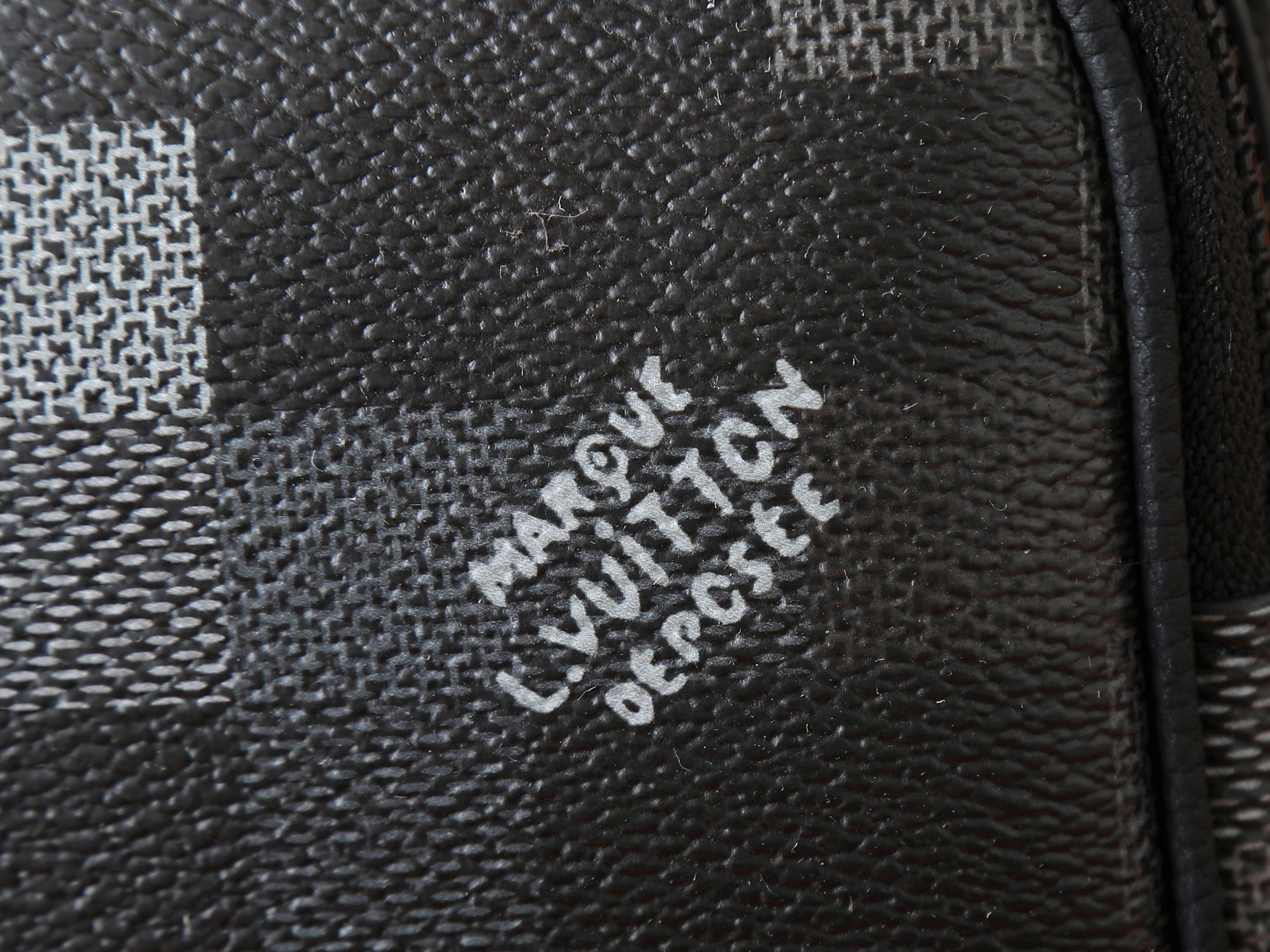 LV Nile Messenger M14988 25x17.5x11cm