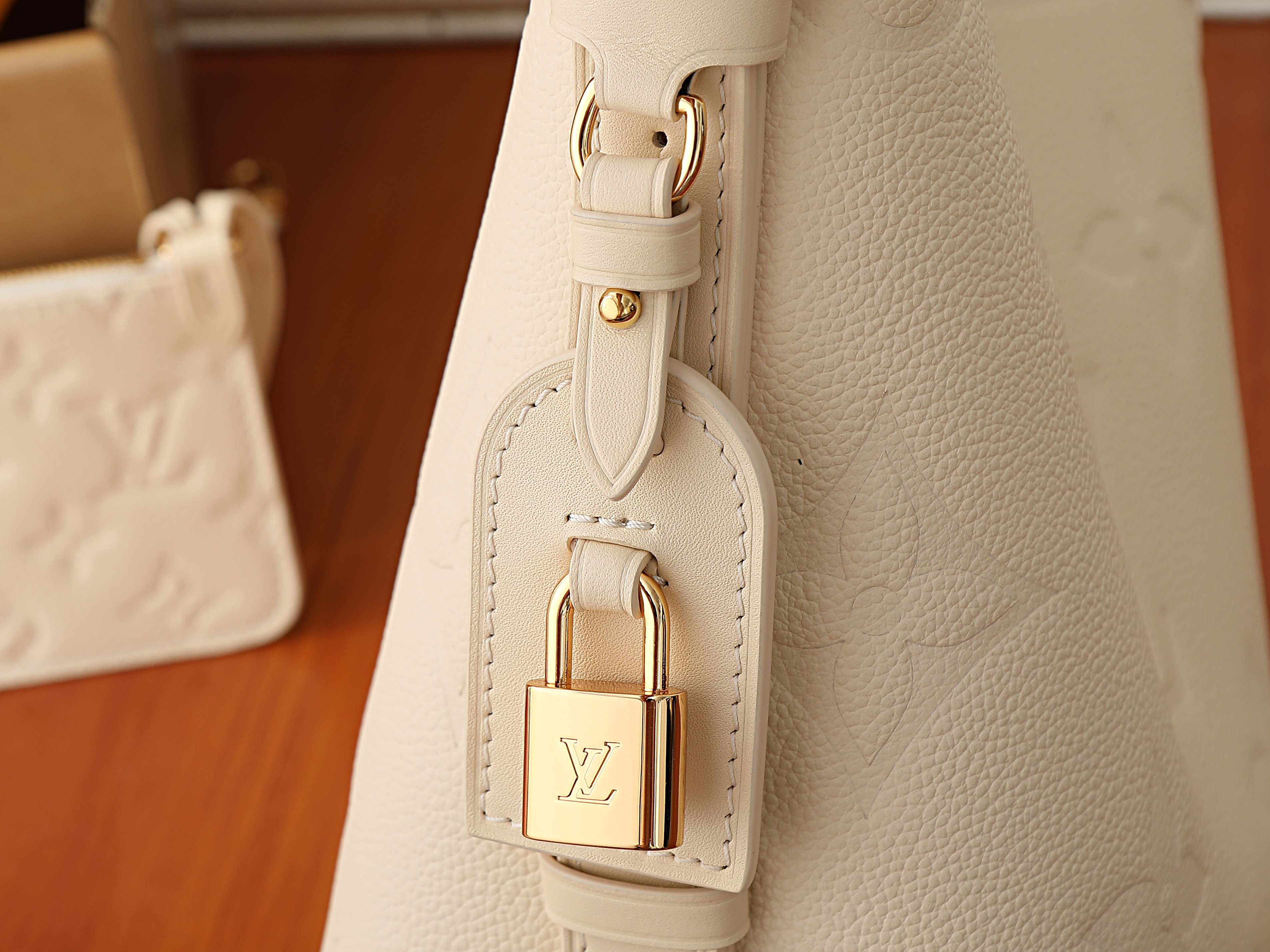 LV All In BB M2A356 16x18x12cm