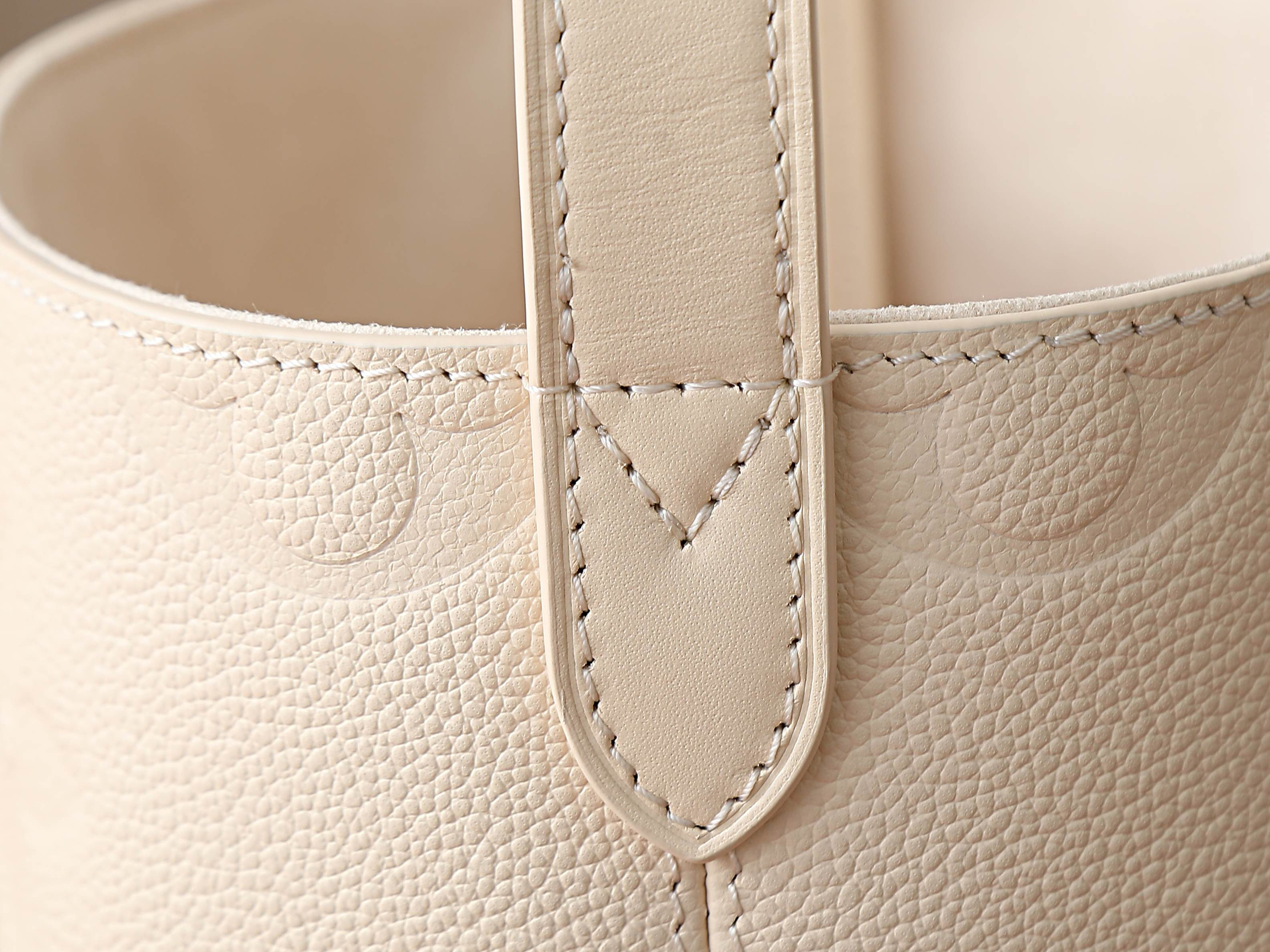 LV All In BB M2A356 16x18x12cm