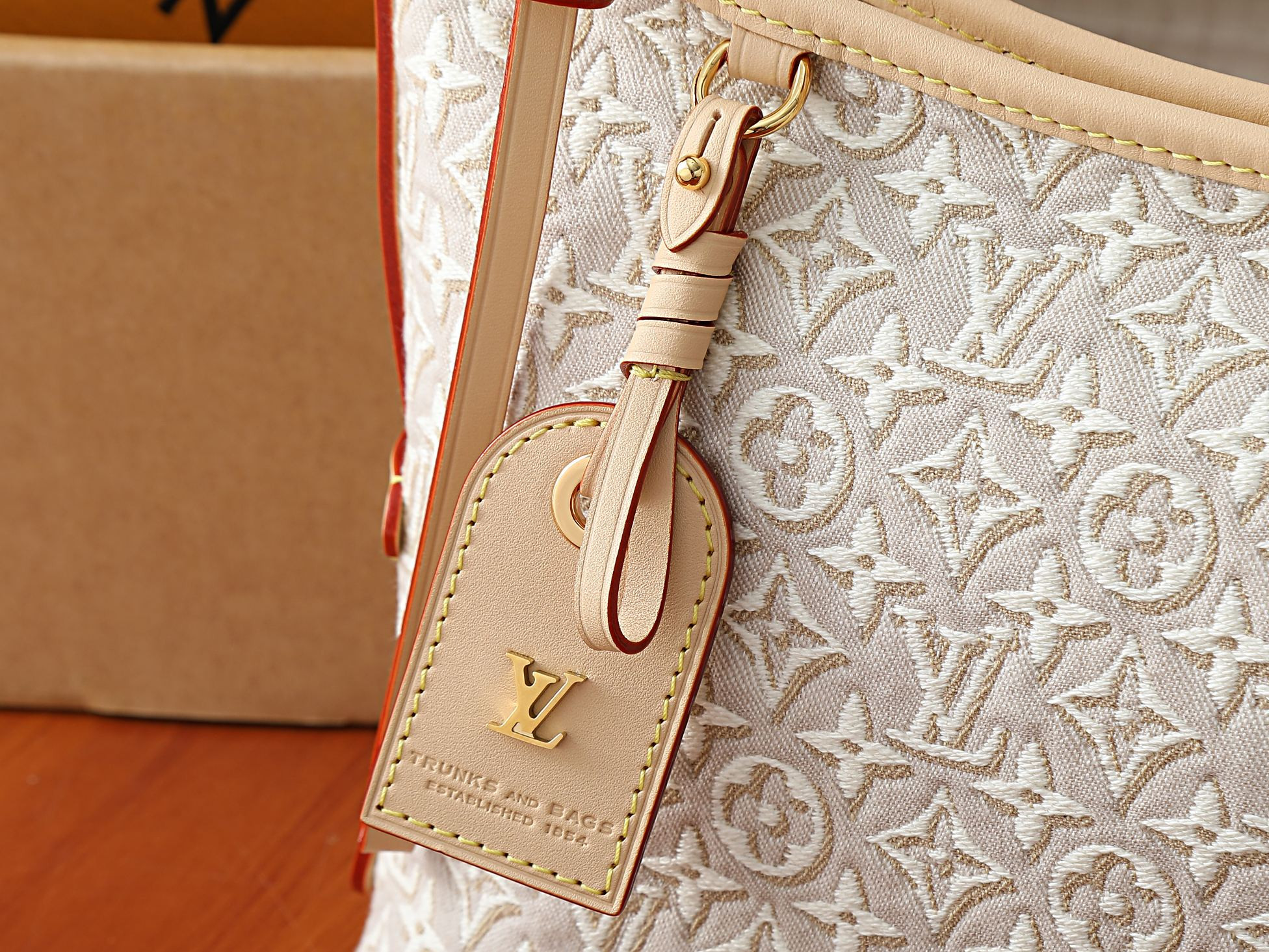 LV Carryall East-West M2A136 36x19x10cm