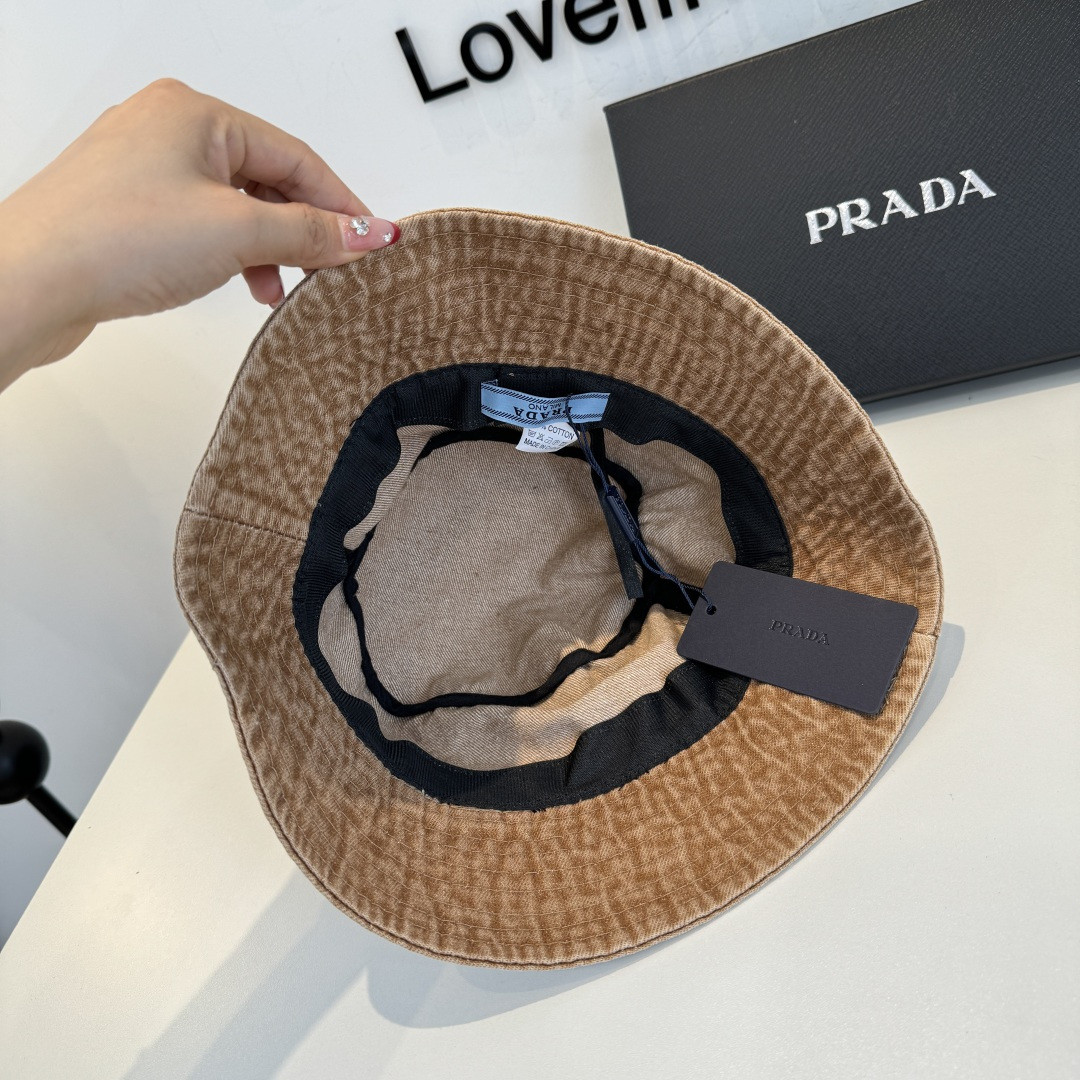 Pra*a bucket hat