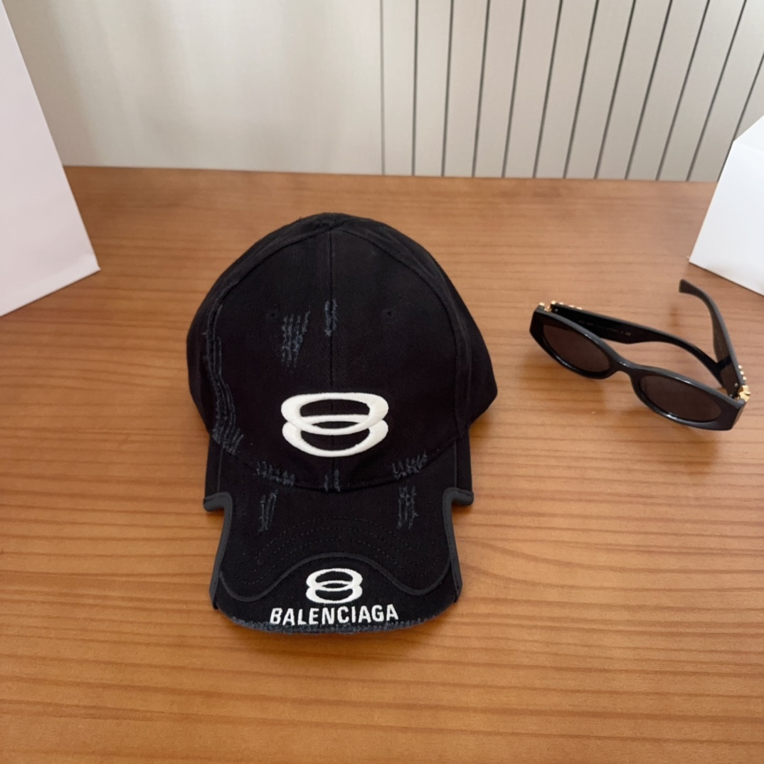 Ba*len*cia*ga baseball cap