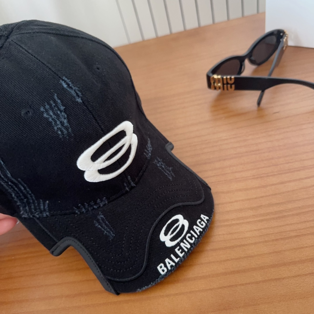 Ba*len*cia*ga baseball cap