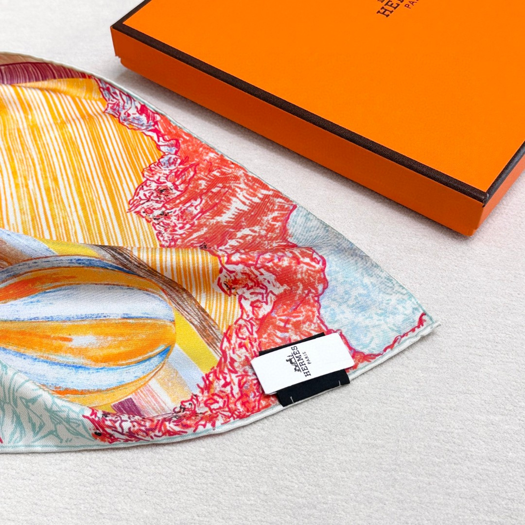 H**mes silk scarf 88.5x88.5cm