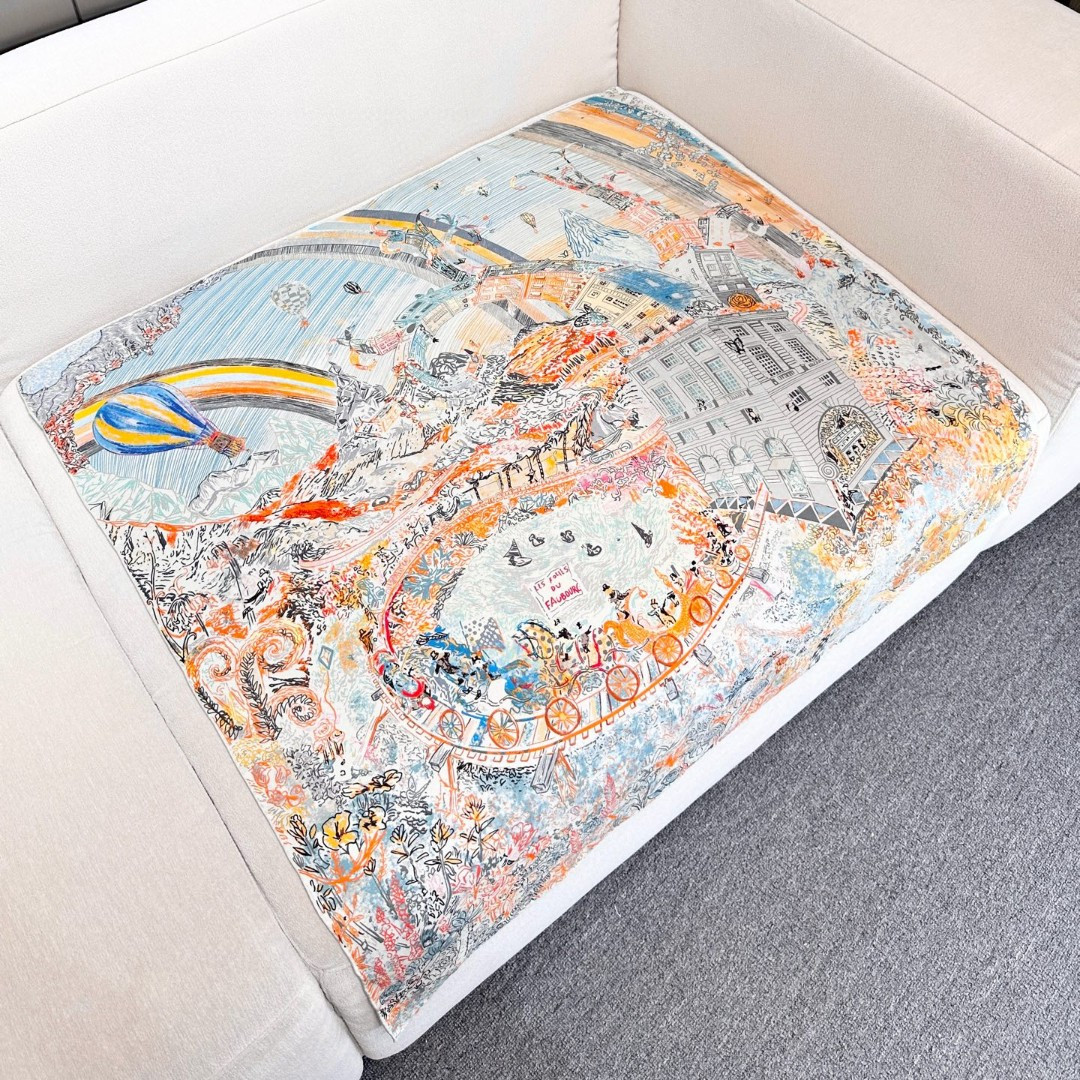 H**mes silk scarf 88.5x88.5cm