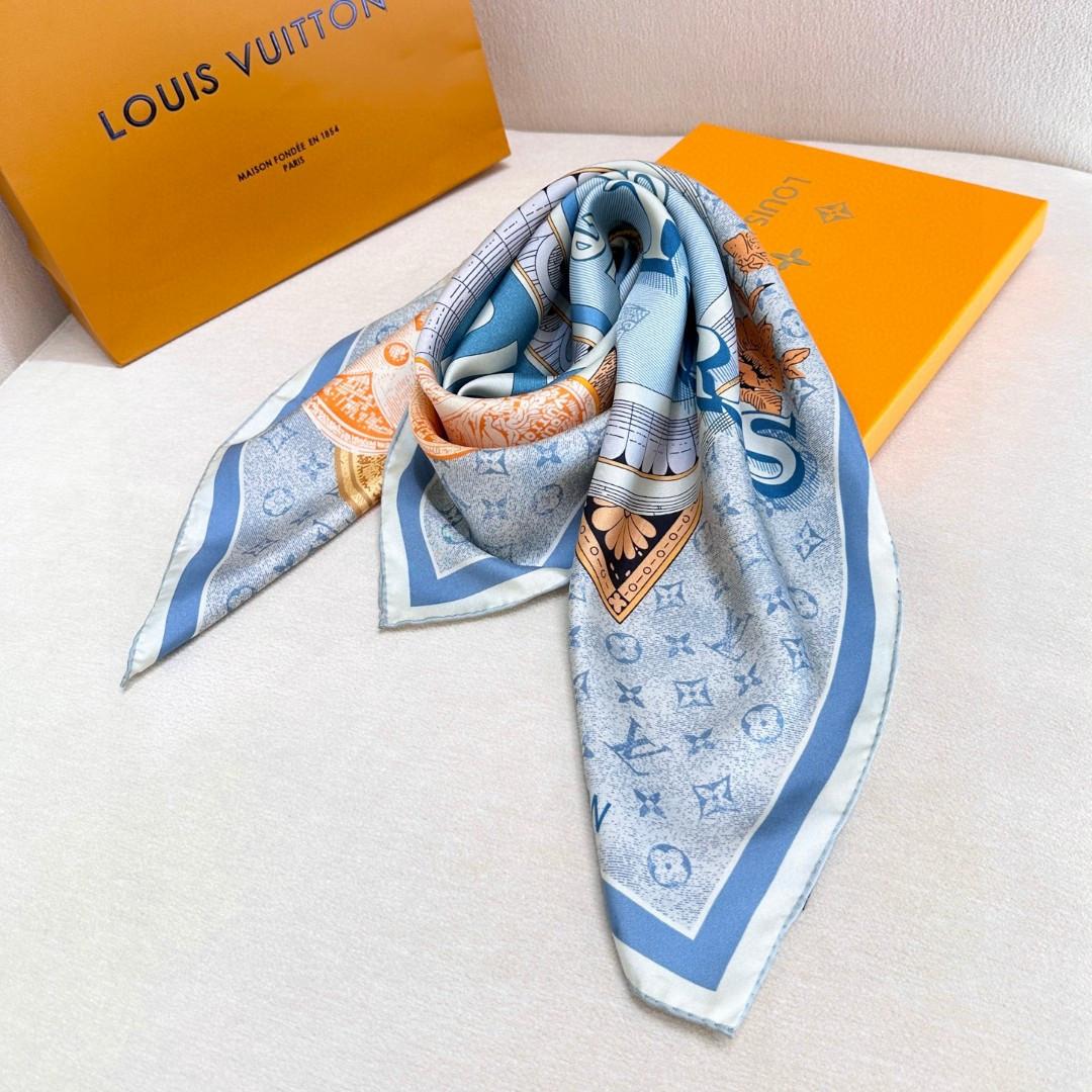 LV silk scarf 90x90cm