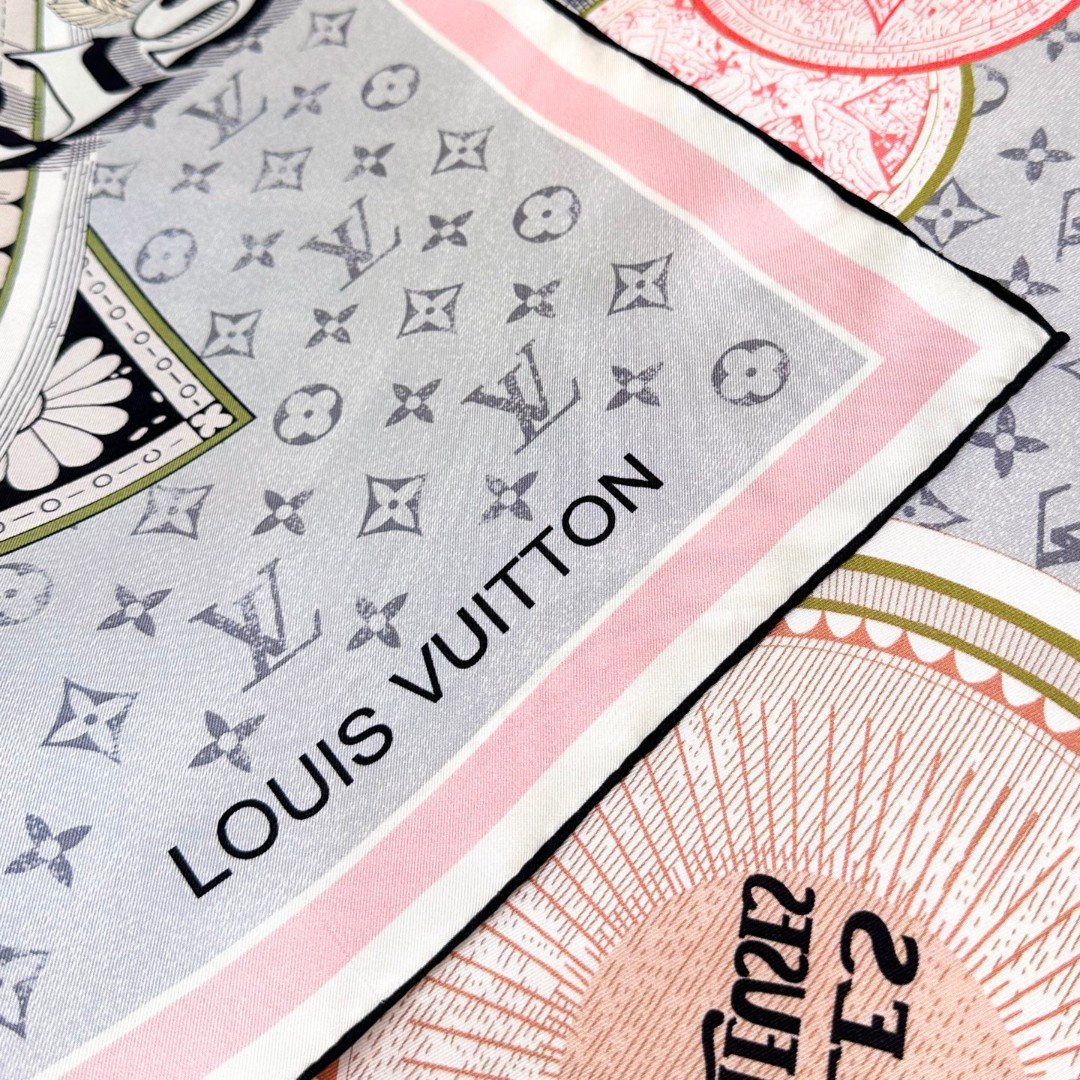 LV silk scarf 90x90cm