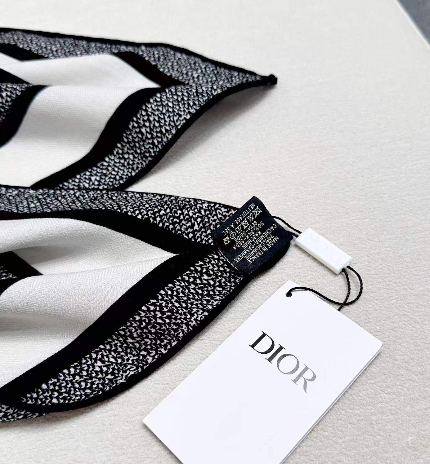 D*or silk scarf 110x110cm