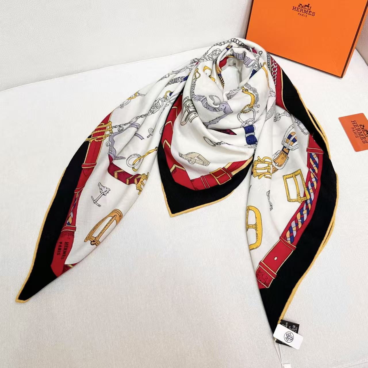 H**mes scarf 135x135cm 70% cashmere 30% silk