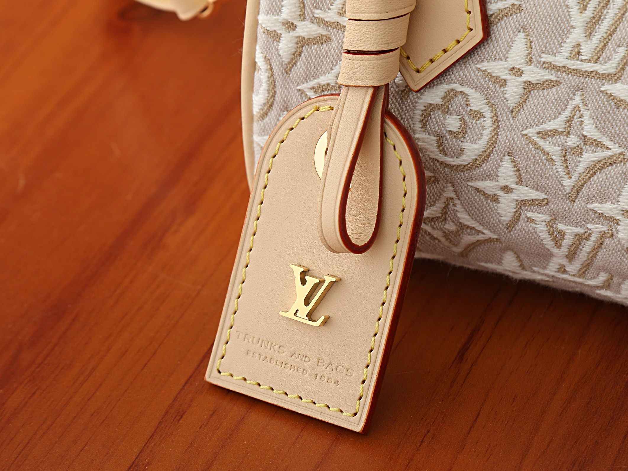 LV Nano Speedy M28502 16x10x7.5cm