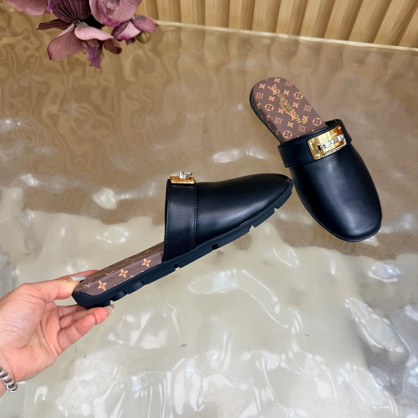 UA LV Haven Flat Closed Mule