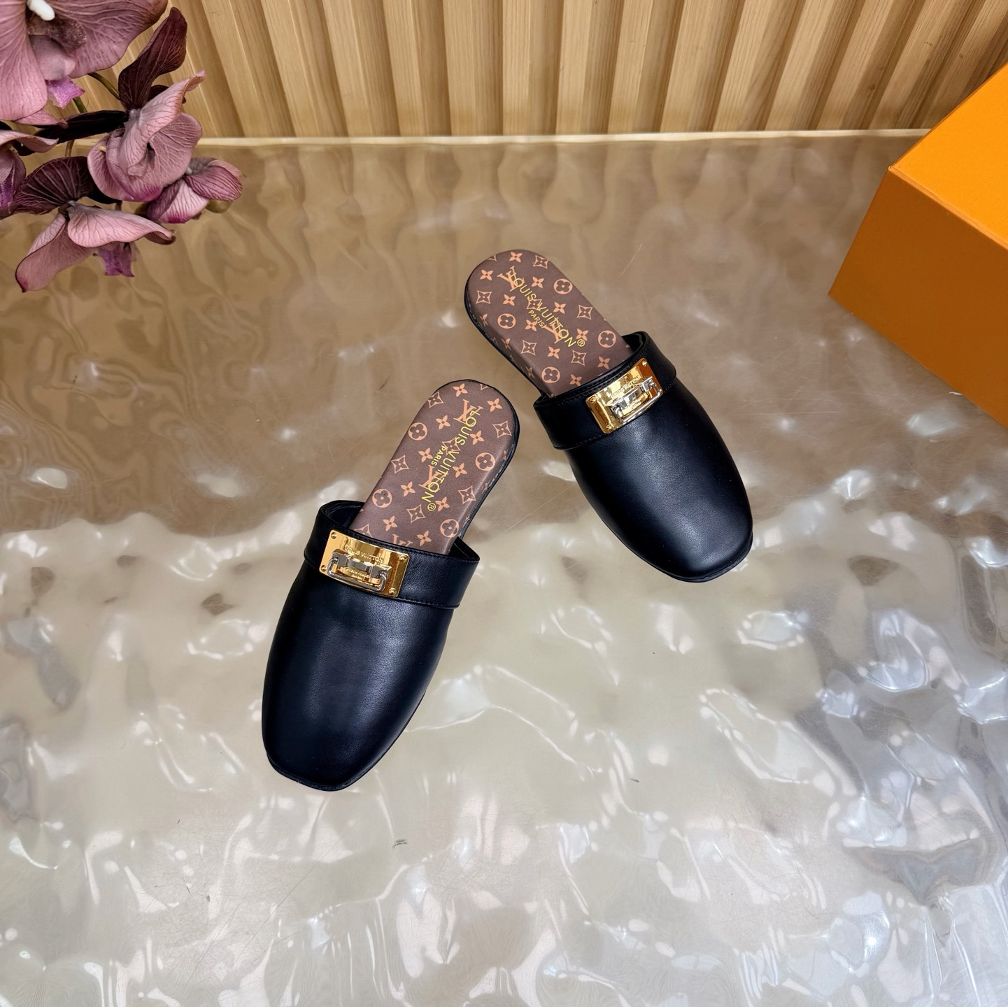 UA LV Haven Flat Closed Mule
