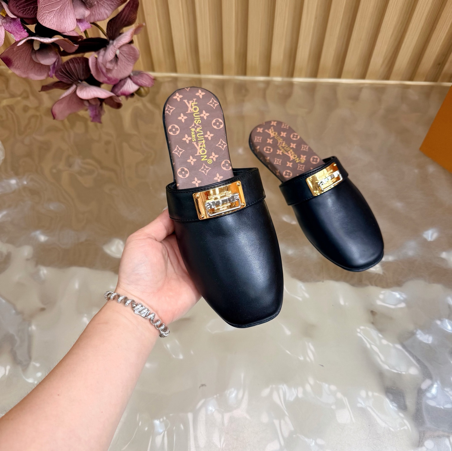 UA LV Haven Flat Closed Mule