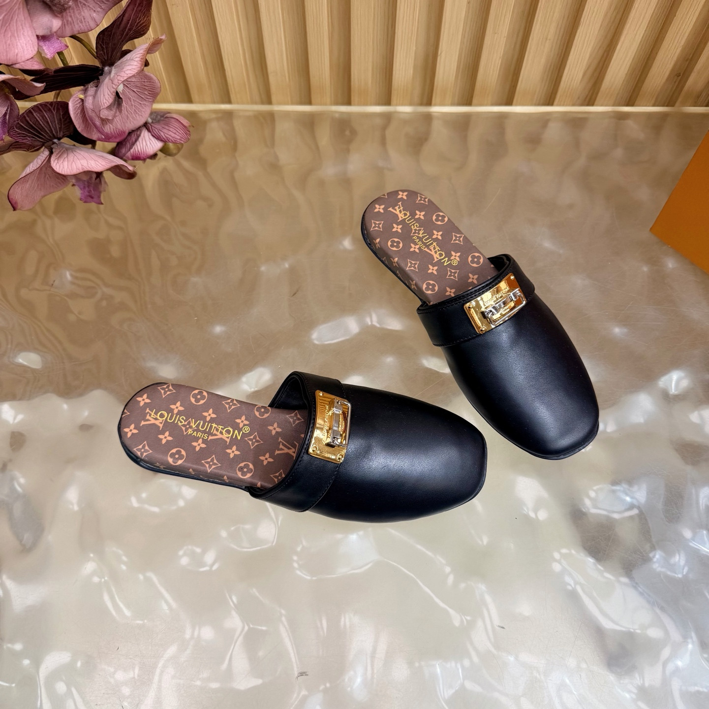 UA LV Haven Flat Closed Mule