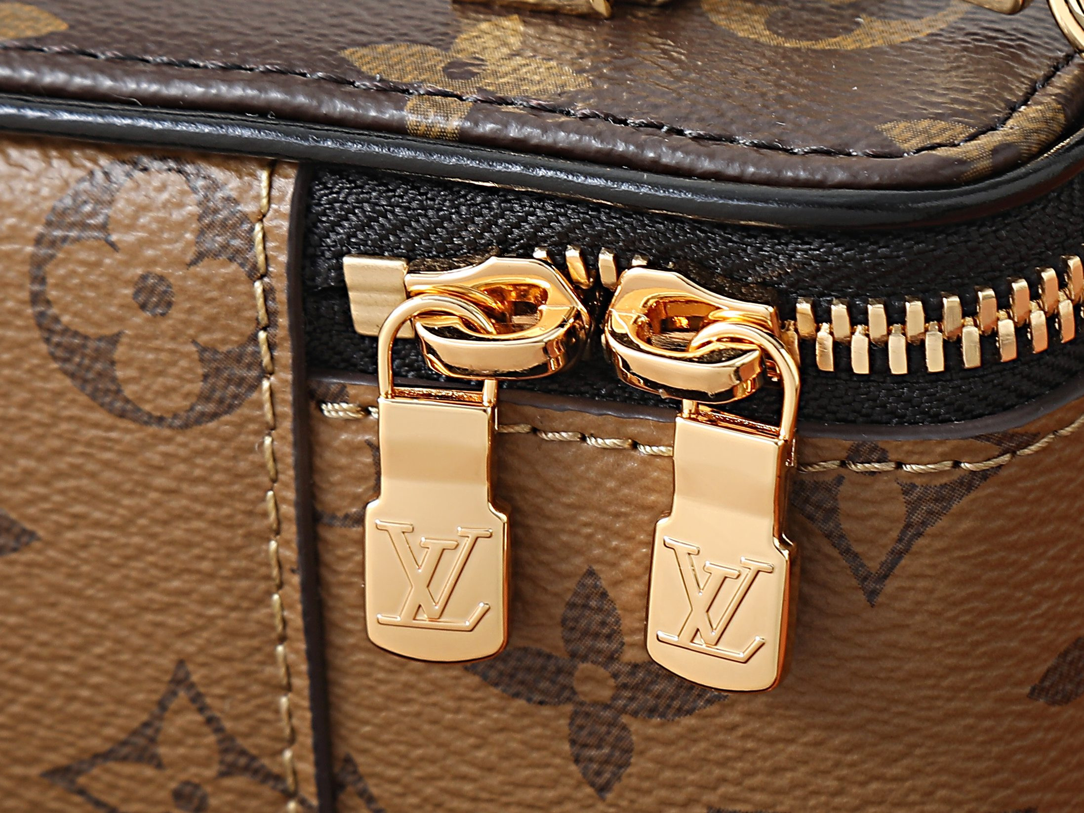 LV Vanity Pouch Trunk M29548 20x10x5.5cm