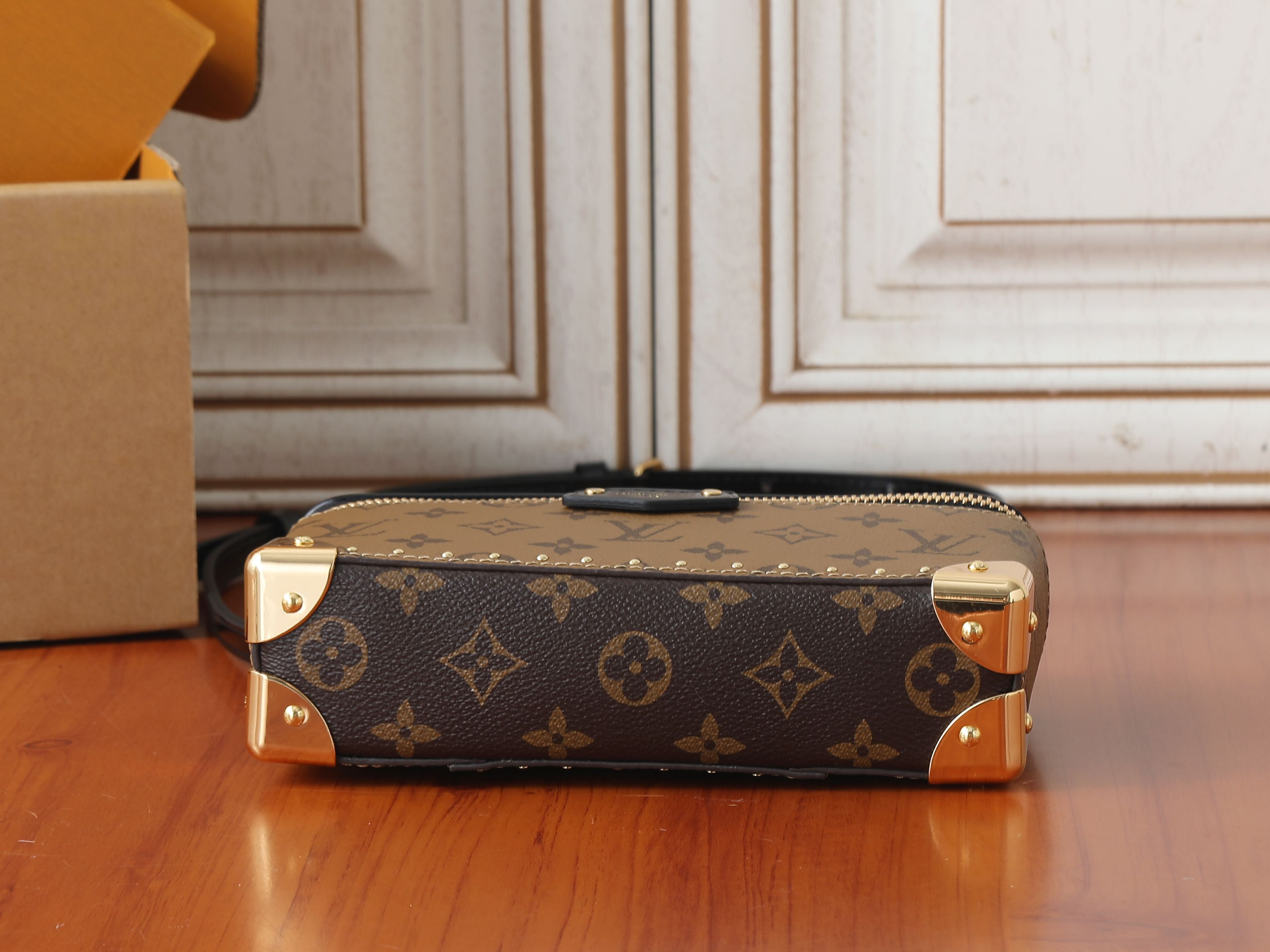 LV Vanity Pouch Trunk M29548 20x10x5.5cm
