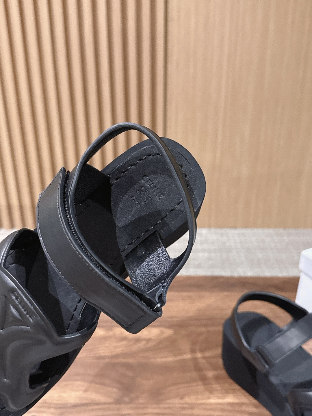 ua Ce**e sunny sandals