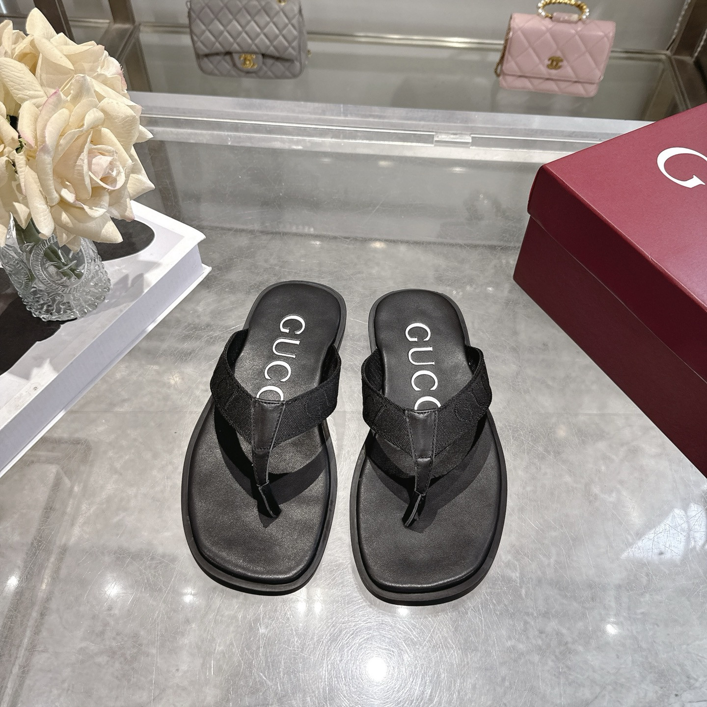 ua G*u*i thong slides