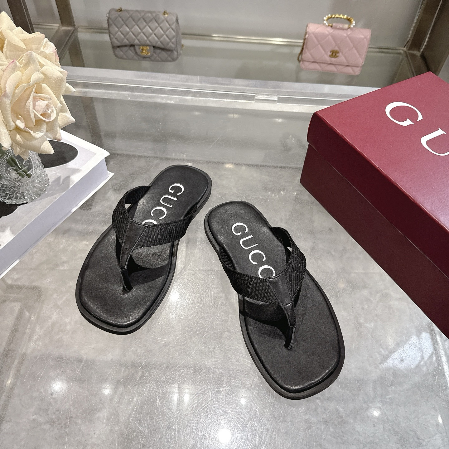 ua G*u*i thong slides
