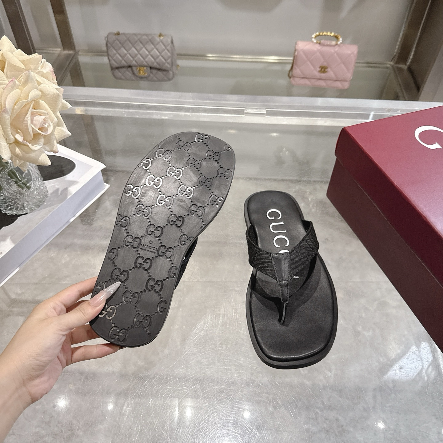 ua G*u*i thong slides