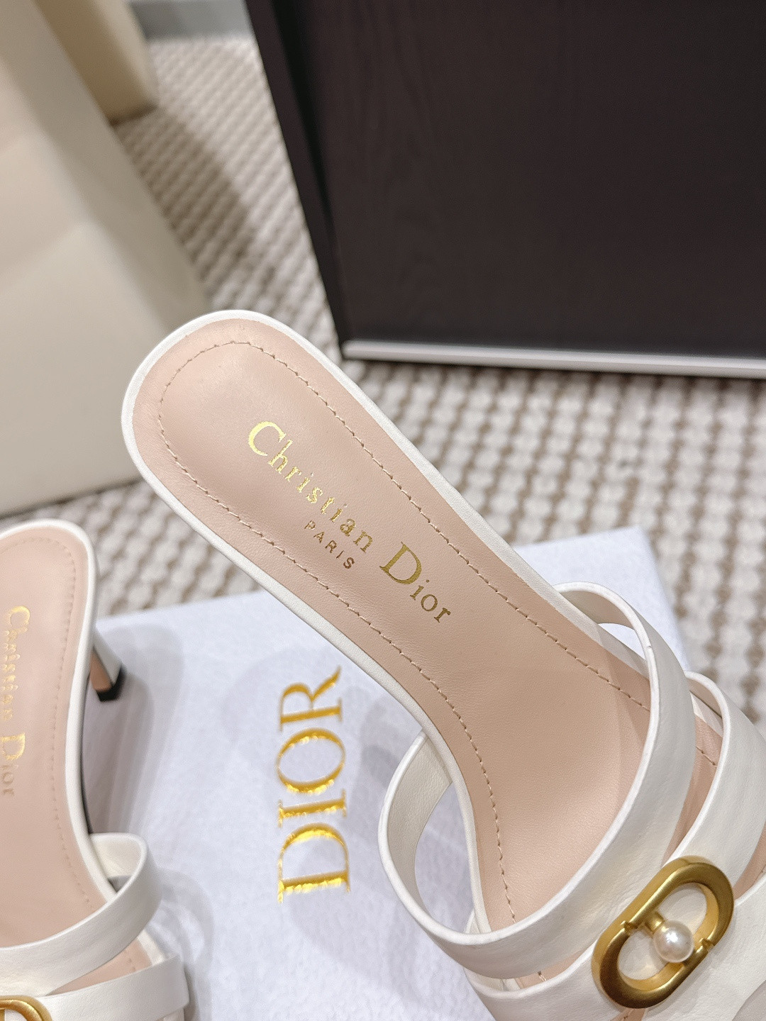 ua D*or or 30m slide with heel
