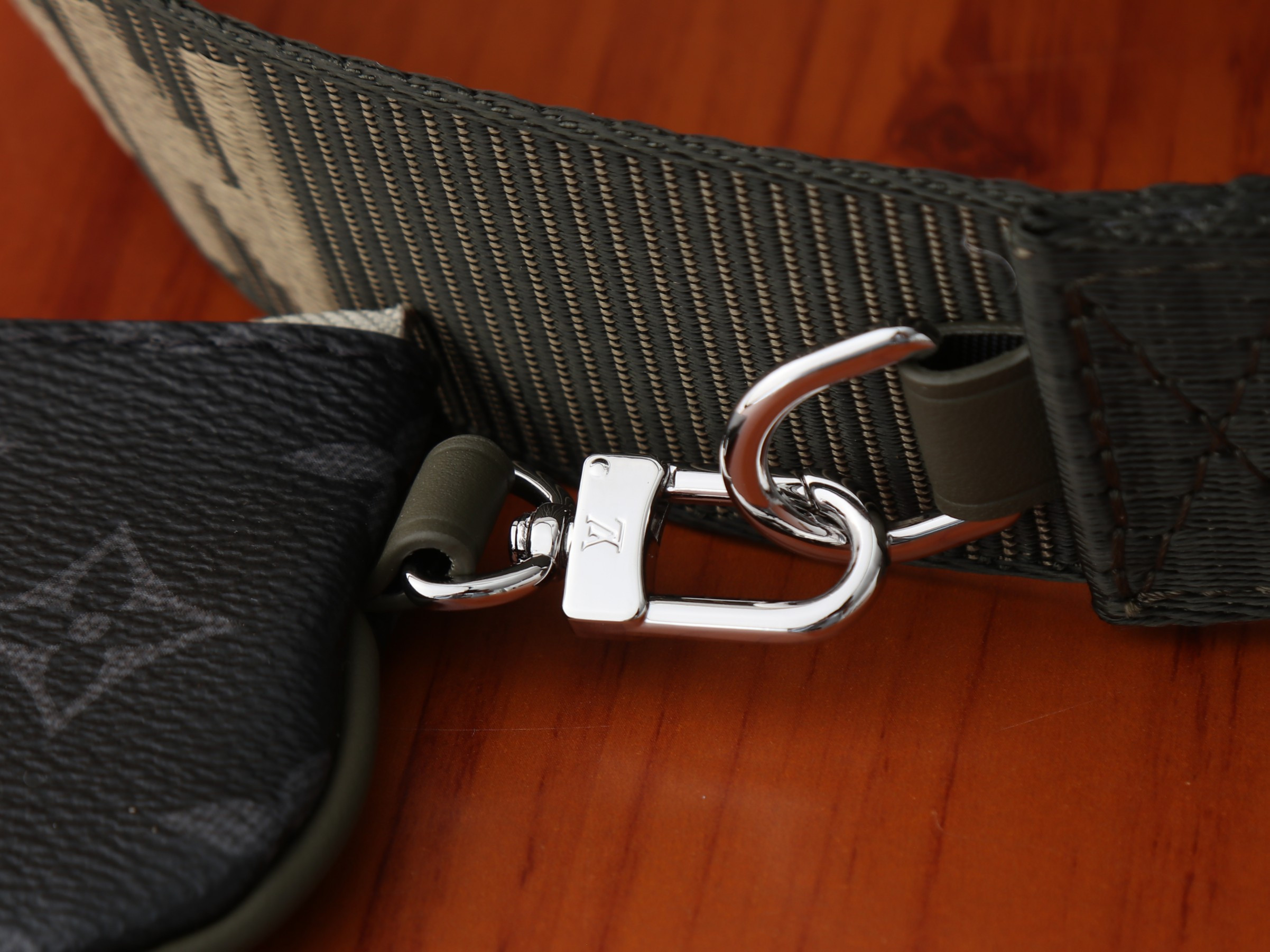 LV Trio Messenger Bag M28628 25x18.5x7cm