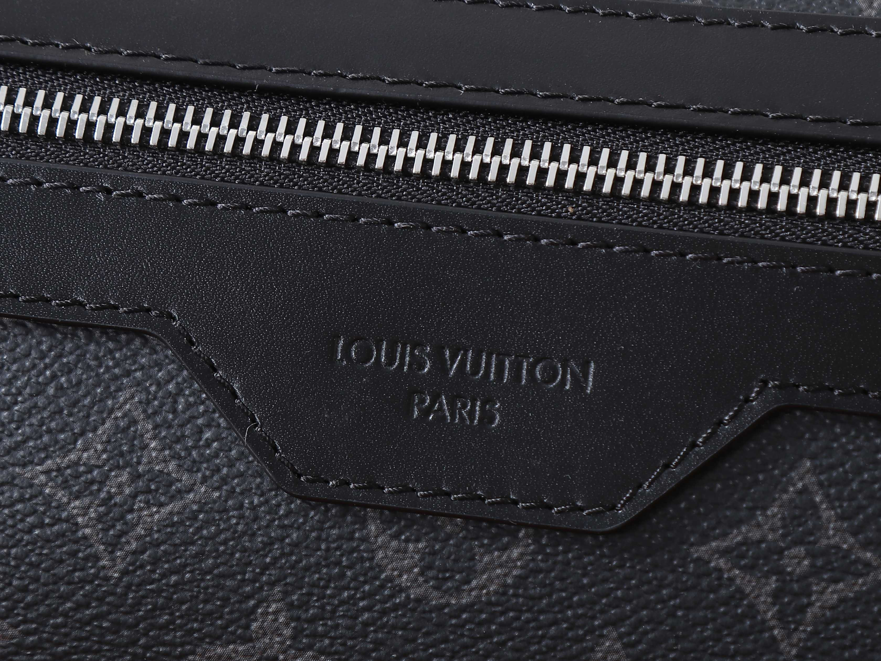 LV Courrier Messenger M28630 37x27x12cm