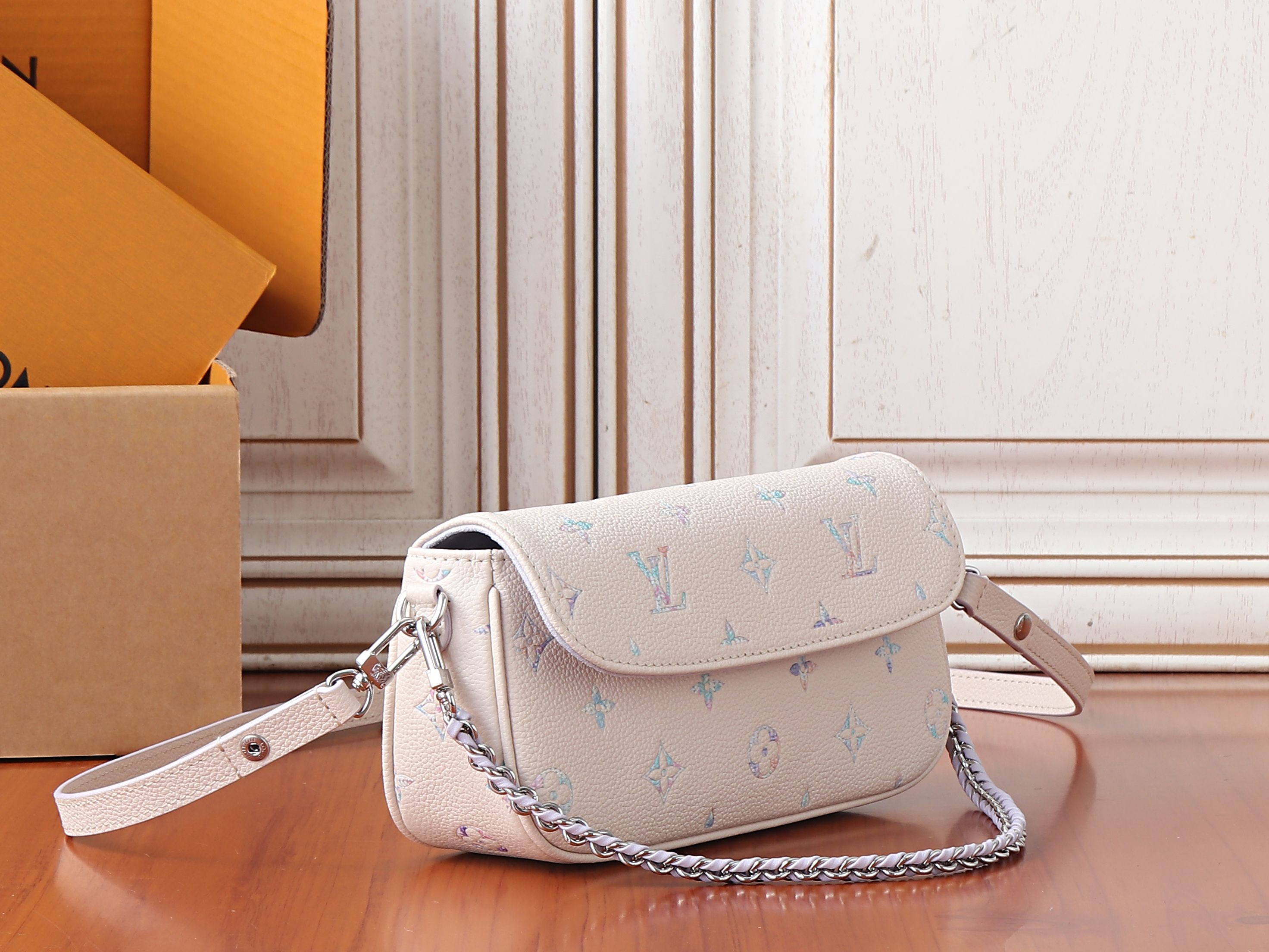 LV Wallet On Chain Ivy M29770 23.5x12x4.3cm