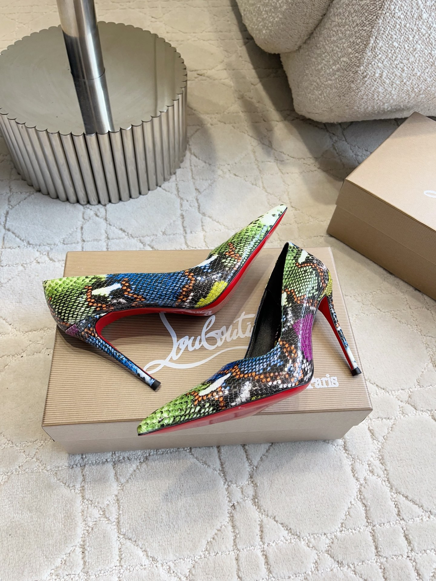 ua Ch**an louboutin so kate pumps 10cm heel