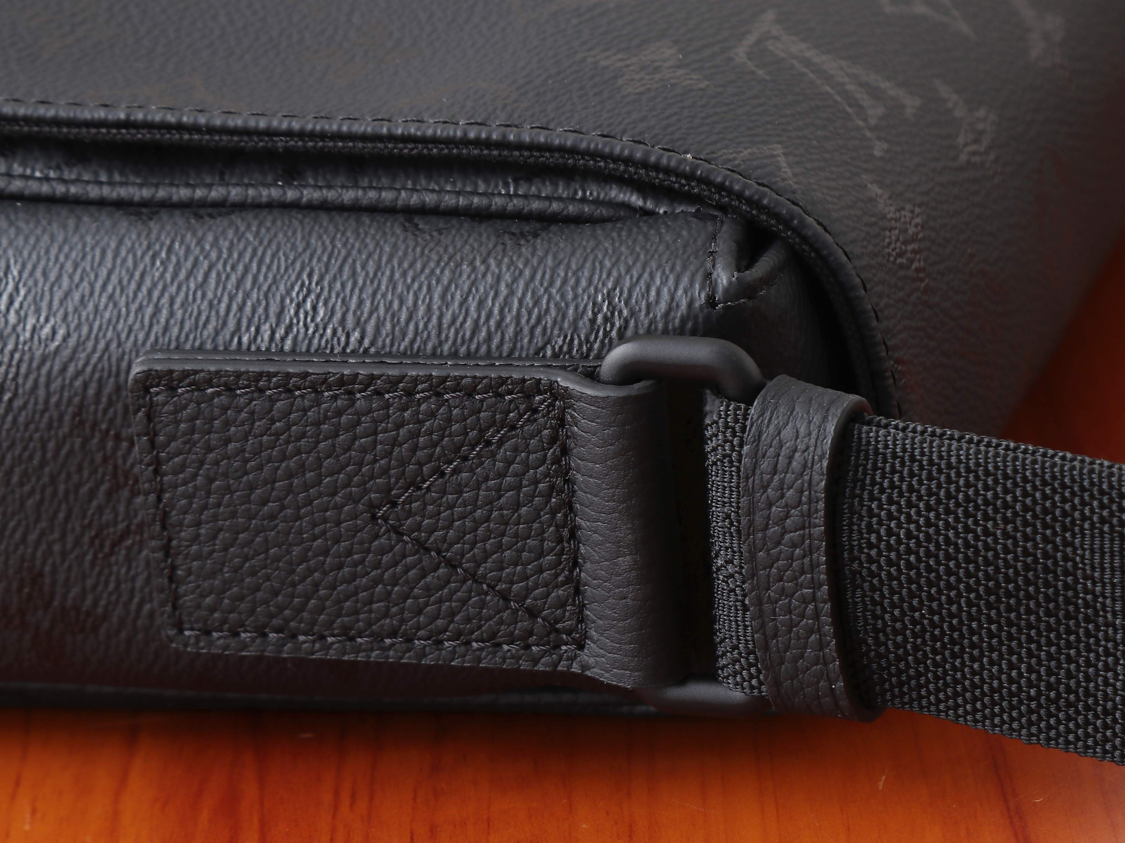 LV Bastille PM M2A195 23x27x8cm
