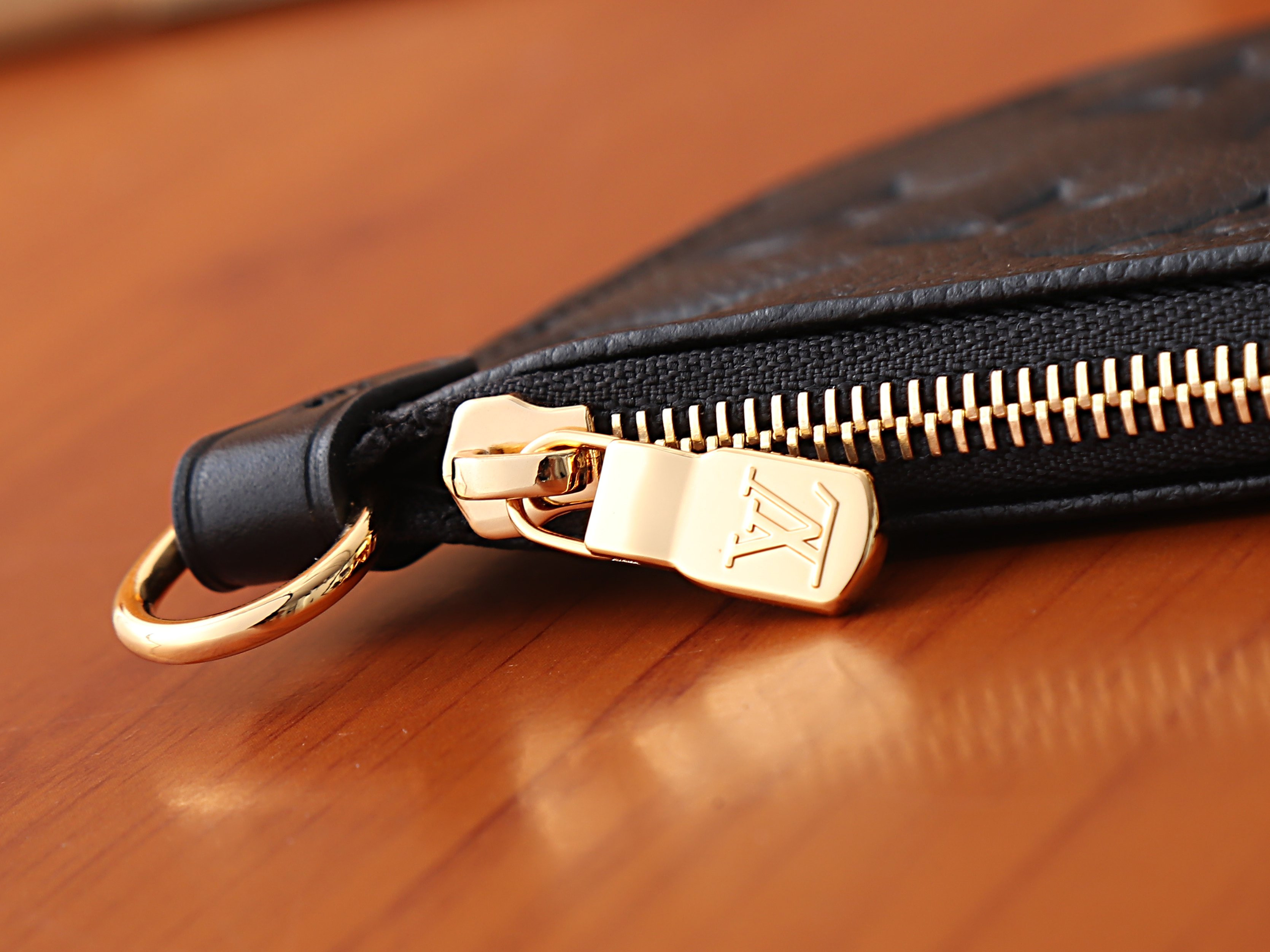 LV All In MM M29090 21x24x16cm
