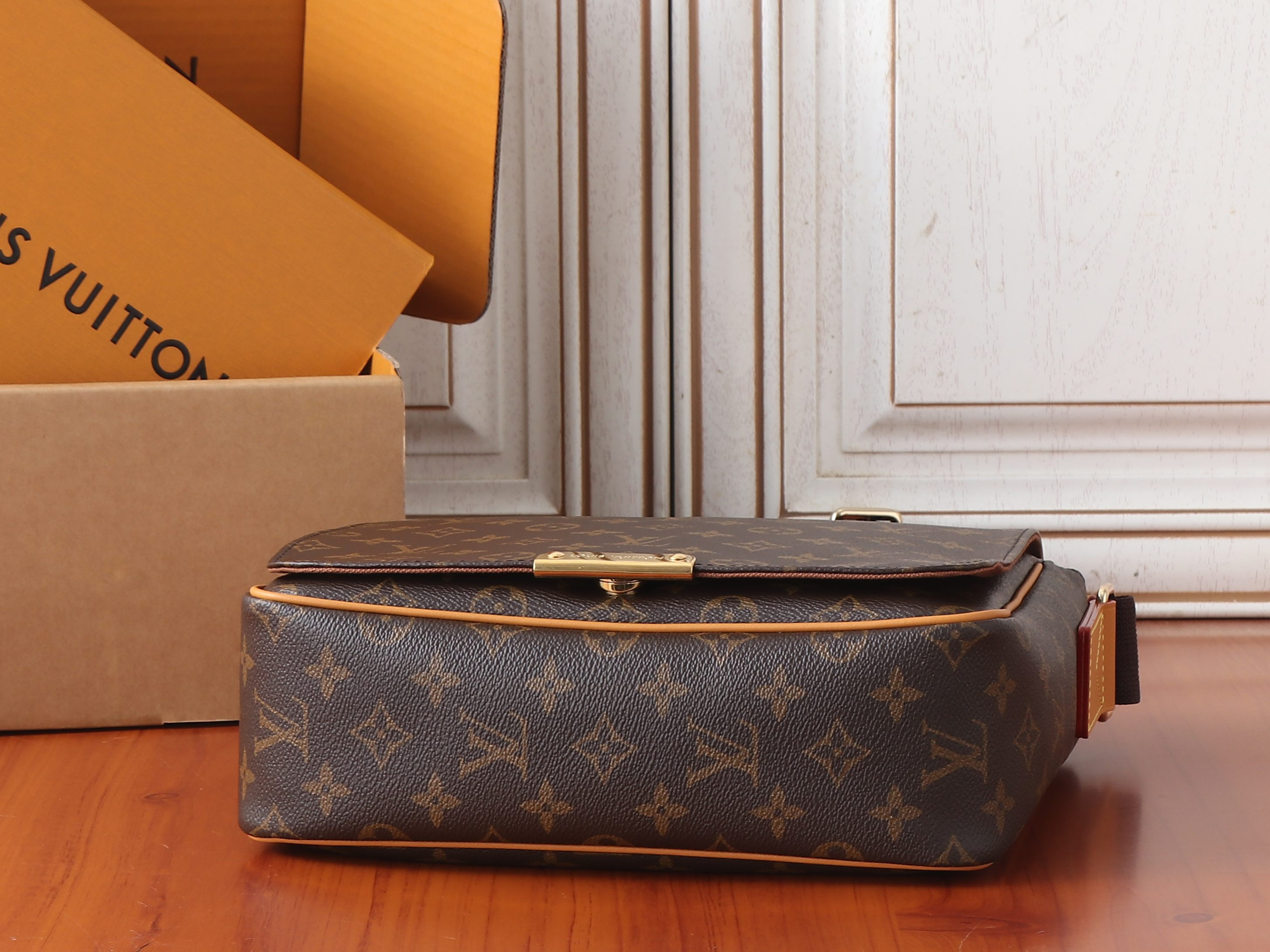 LV Bastille PM M2A191 23x27x8cm
