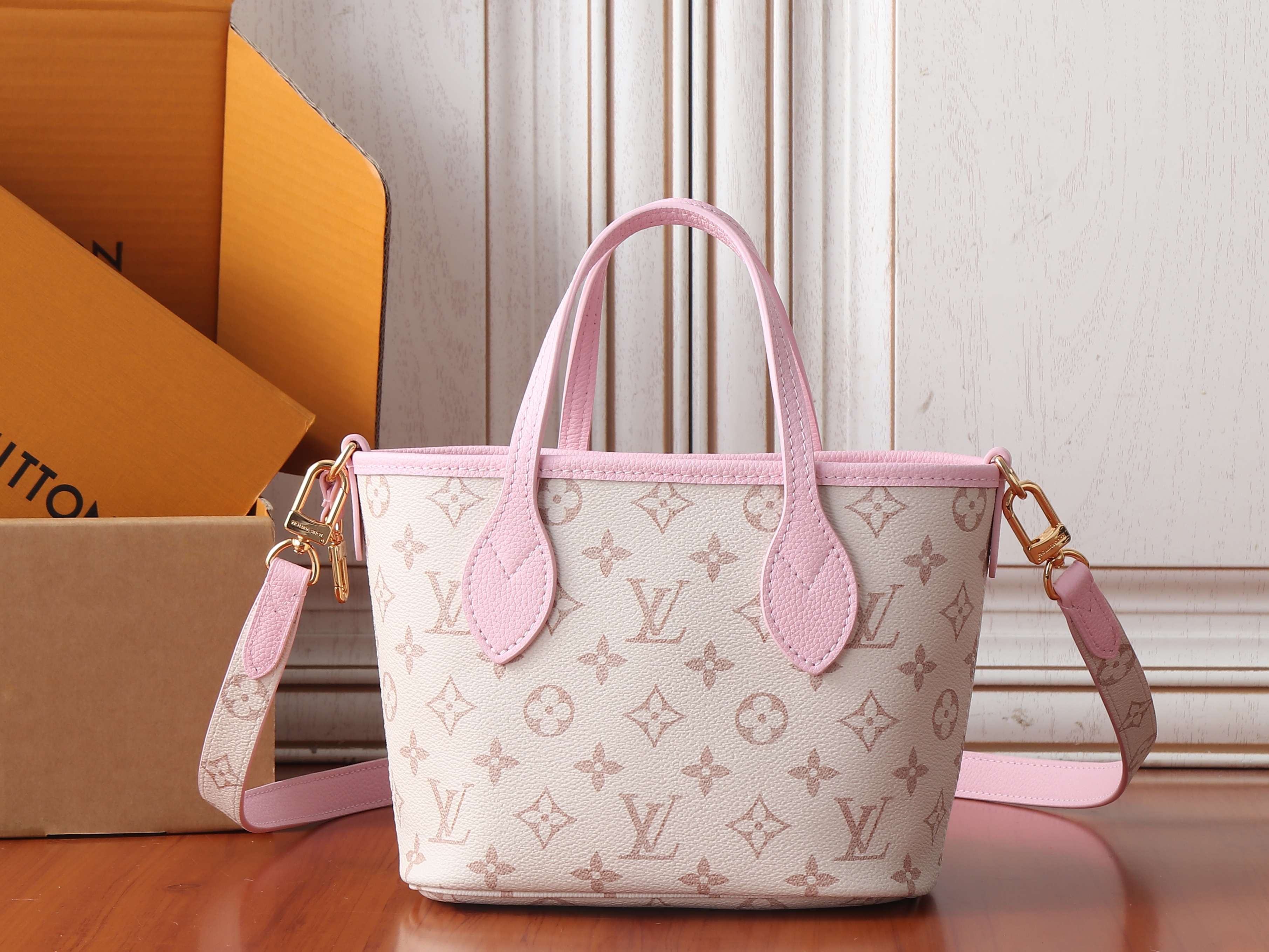LV Neverfull Inside Out BB M2A466 26.5x16.5x11cm