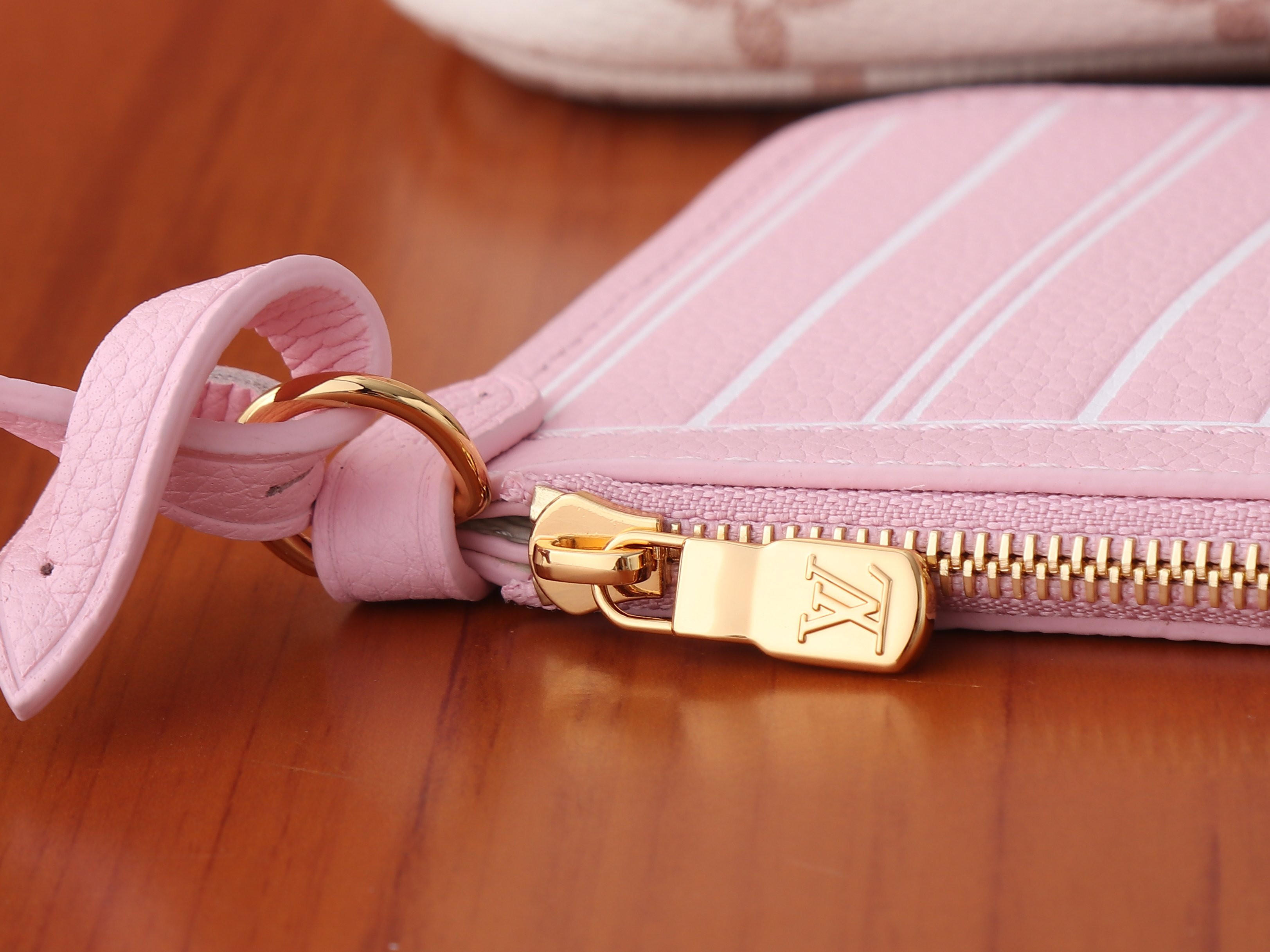 LV Neverfull Inside Out BB M2A466 26.5x16.5x11cm