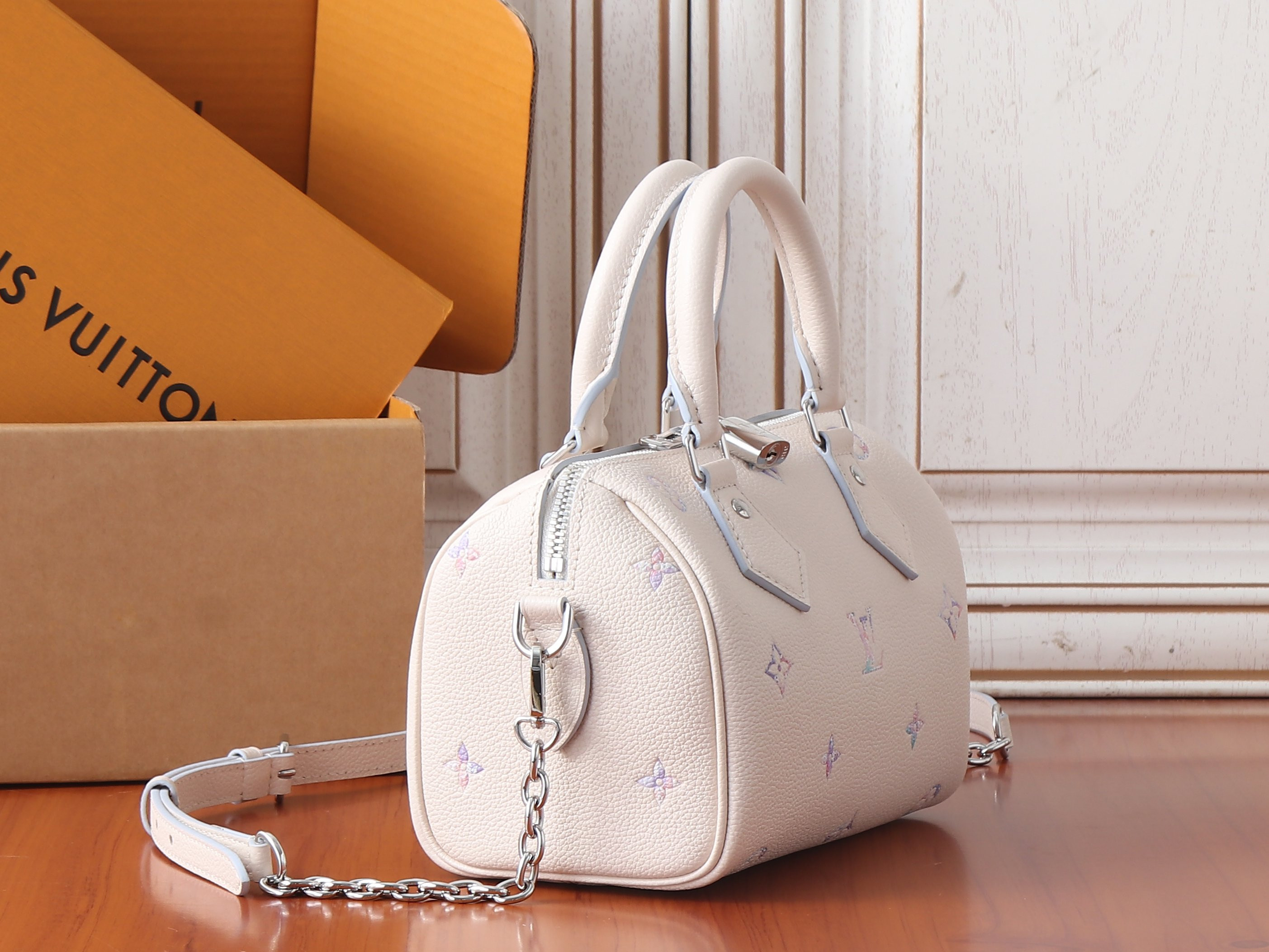 LV Speedy Bandoulière 20 M2A099 20.5x13.5x12cm