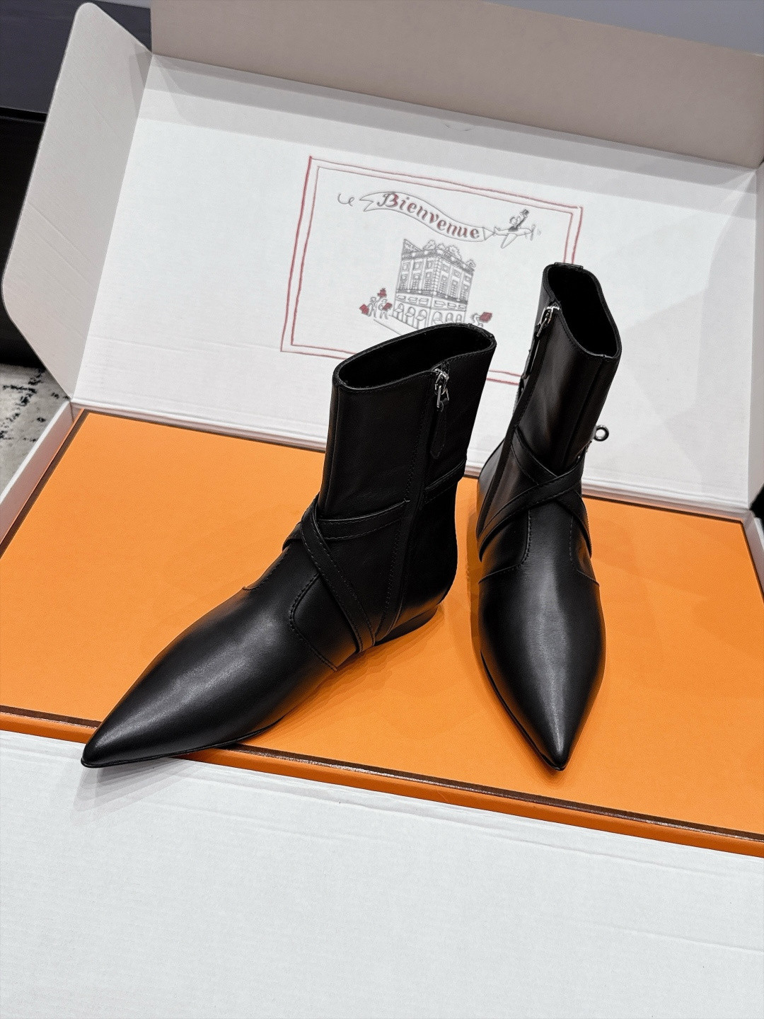 ua H**mes nice ankle boot