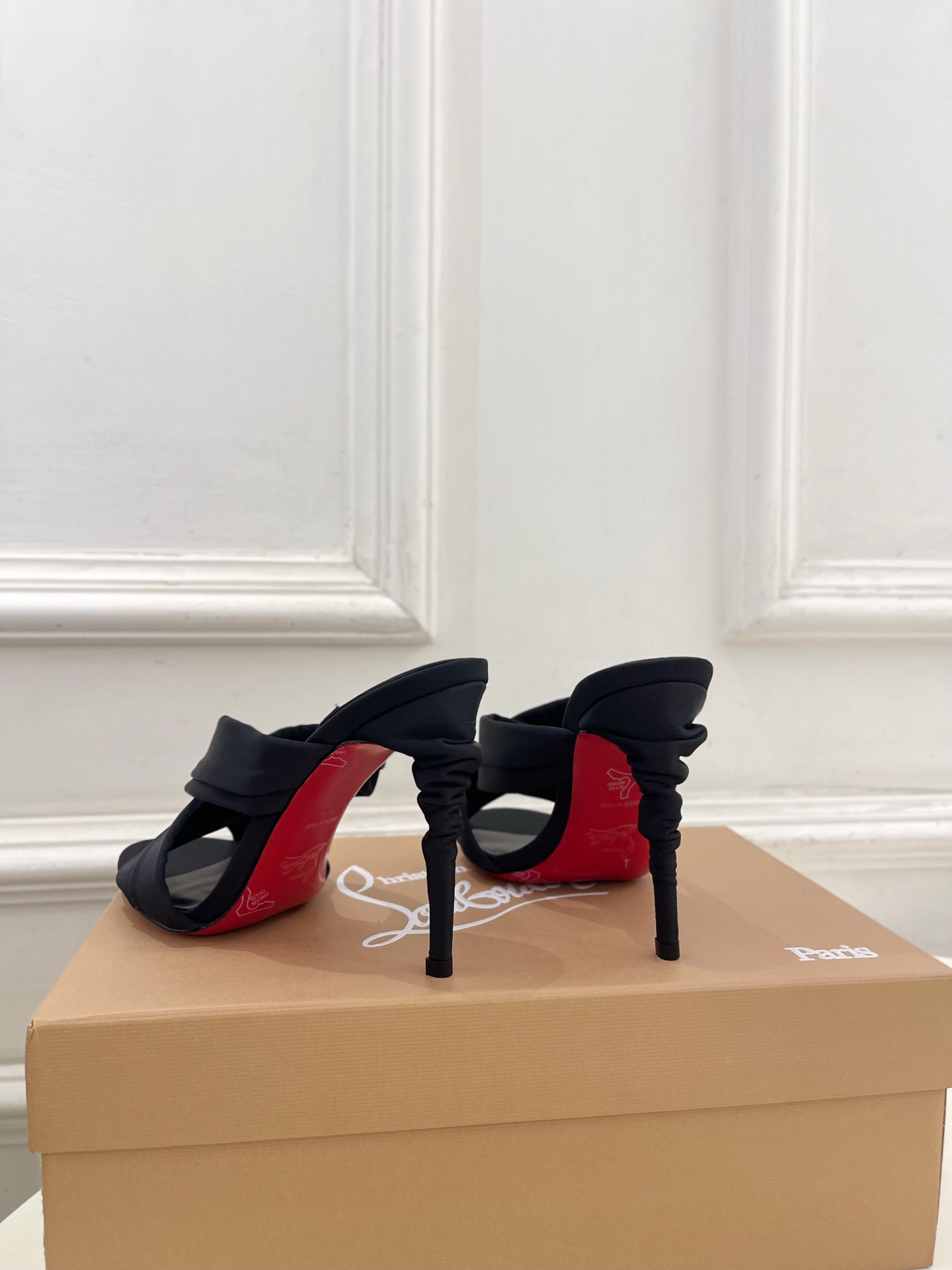 ua Ch**an louboutin affabula 100 slides