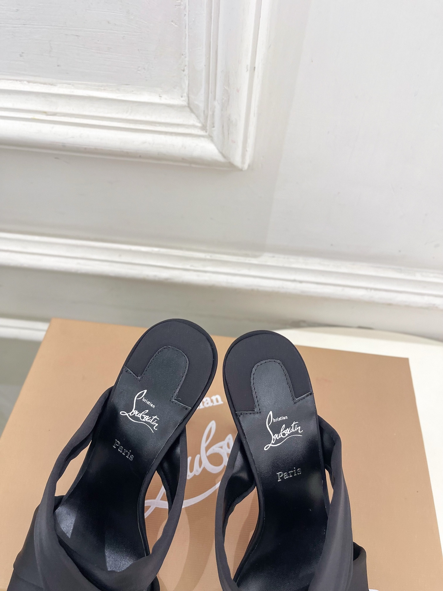 ua Ch**an louboutin affabula 100 slides